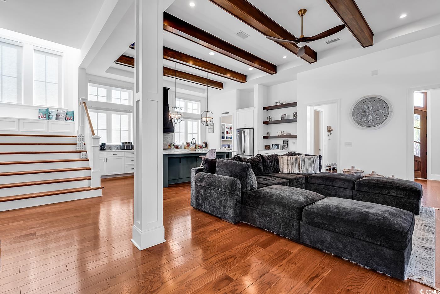 194 Avenue of the Palms