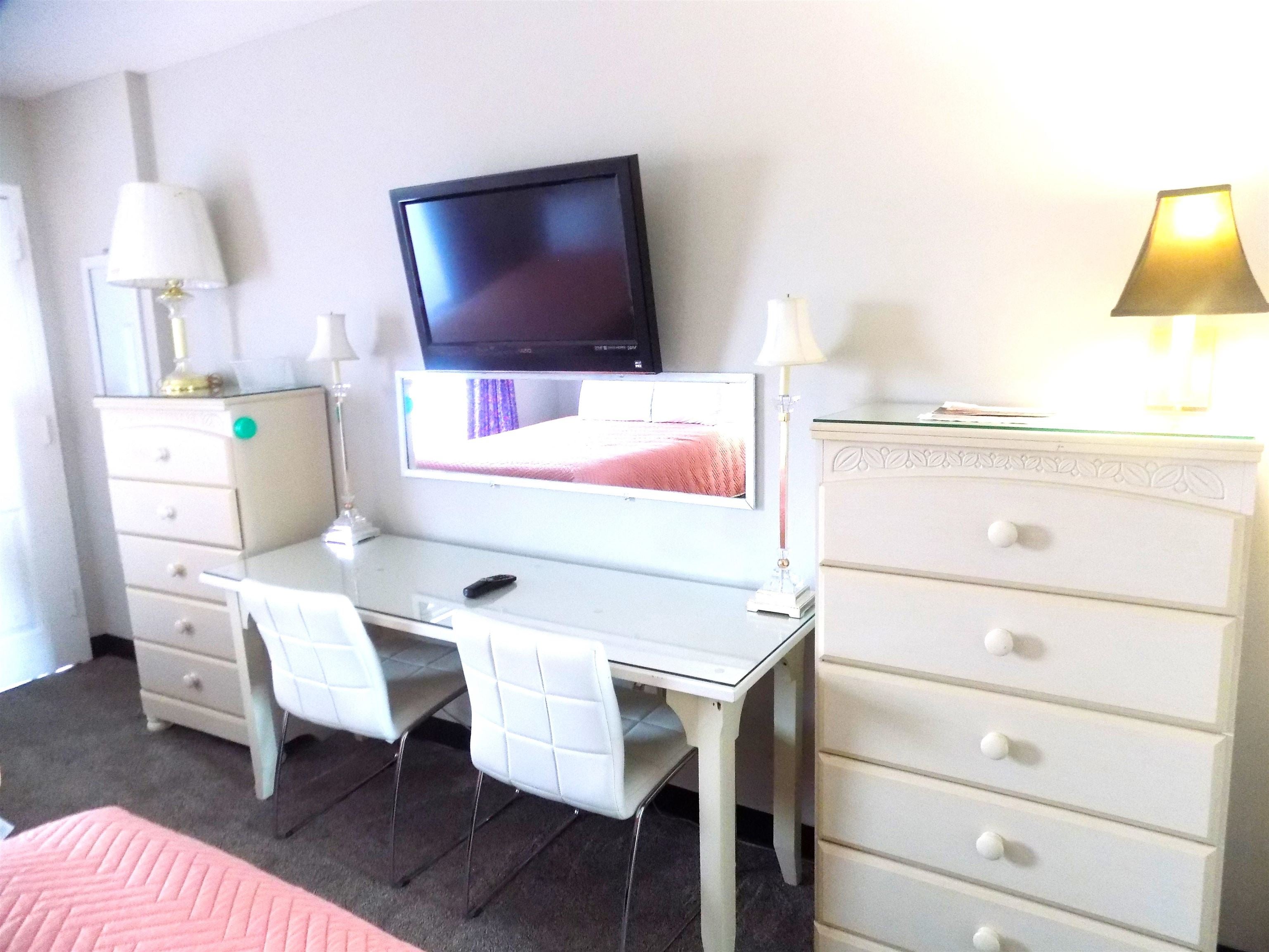 161 Seawatch Dr. 1108
