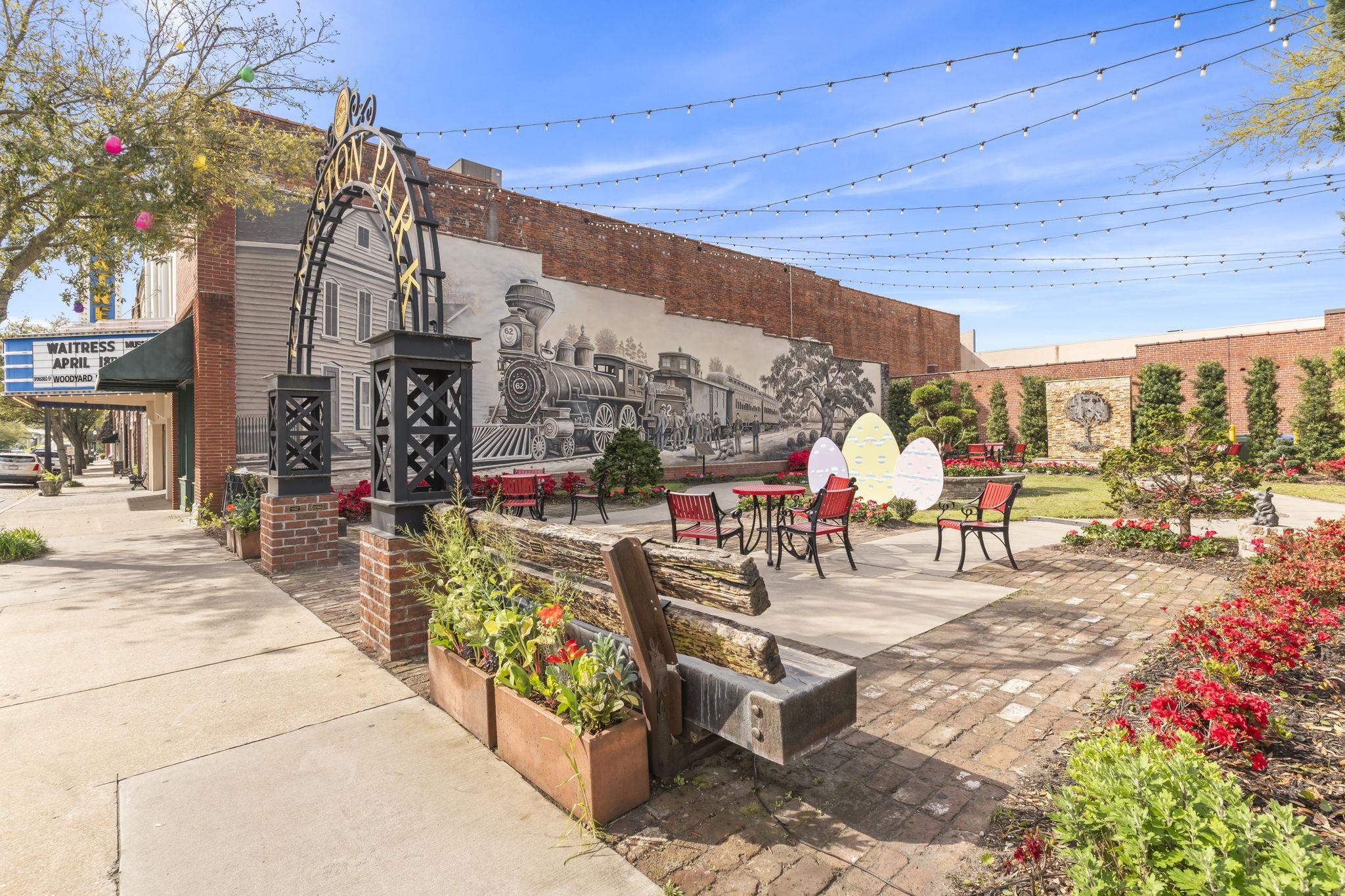 337 Main St. Historic Downtown