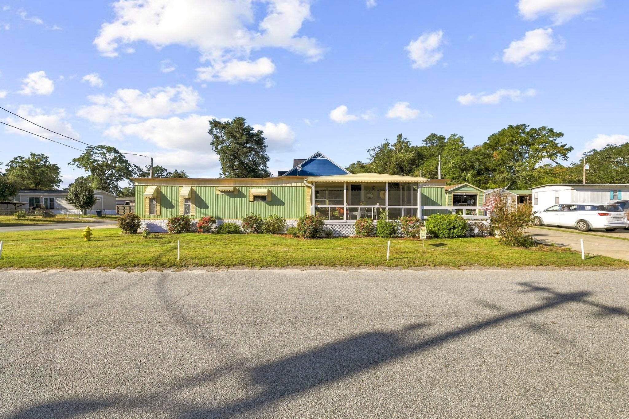 903 Seaside Dr.