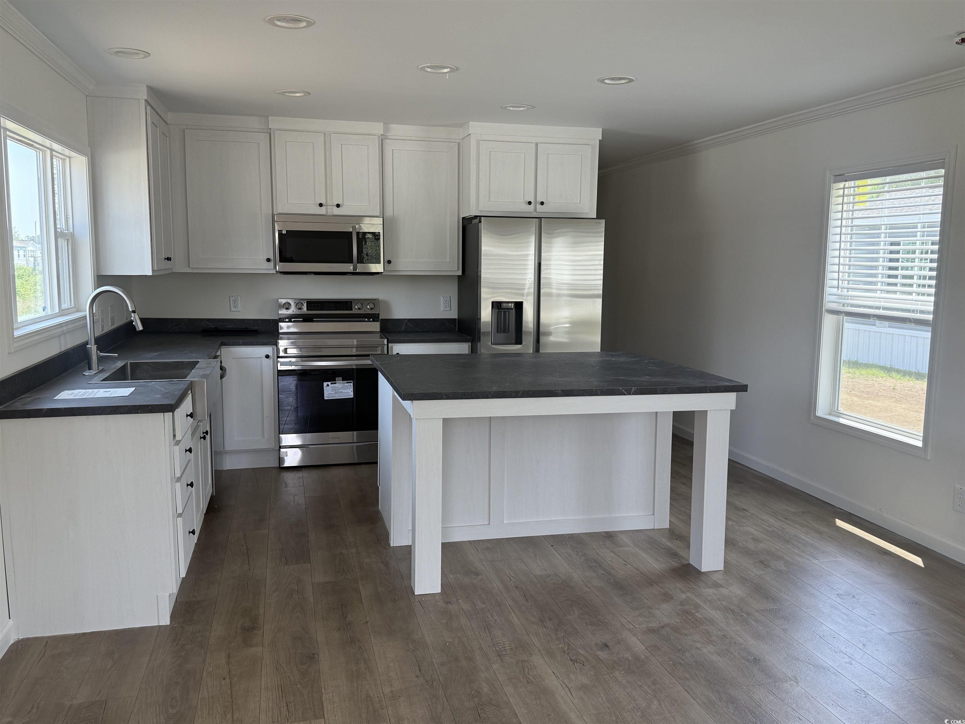 512 King Air Ct