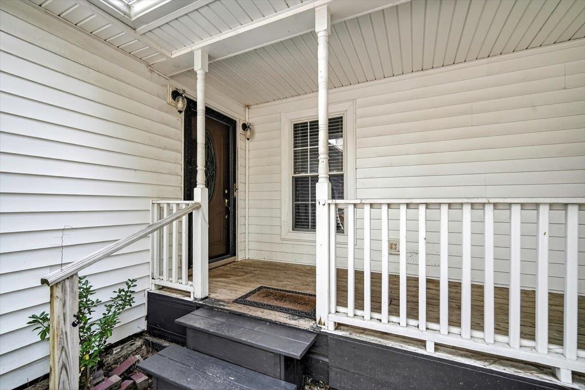 2137 N Highway 17 North