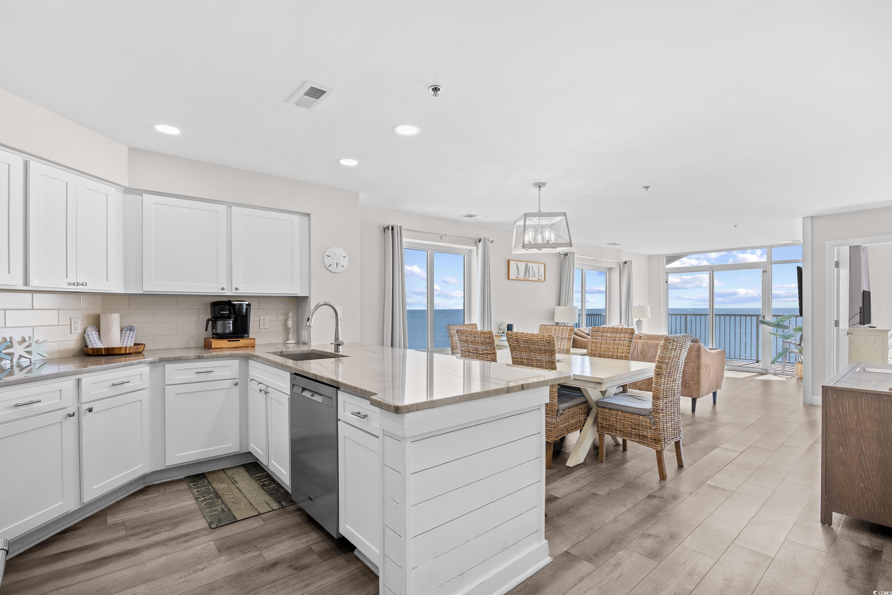 161 Seawatch Dr. 1115