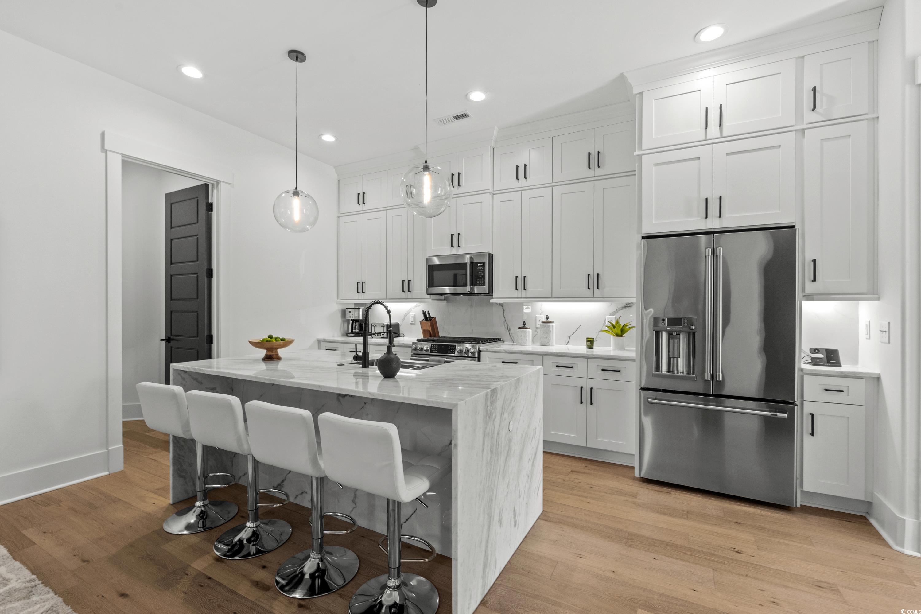 6706 Ocean Breeze Loop