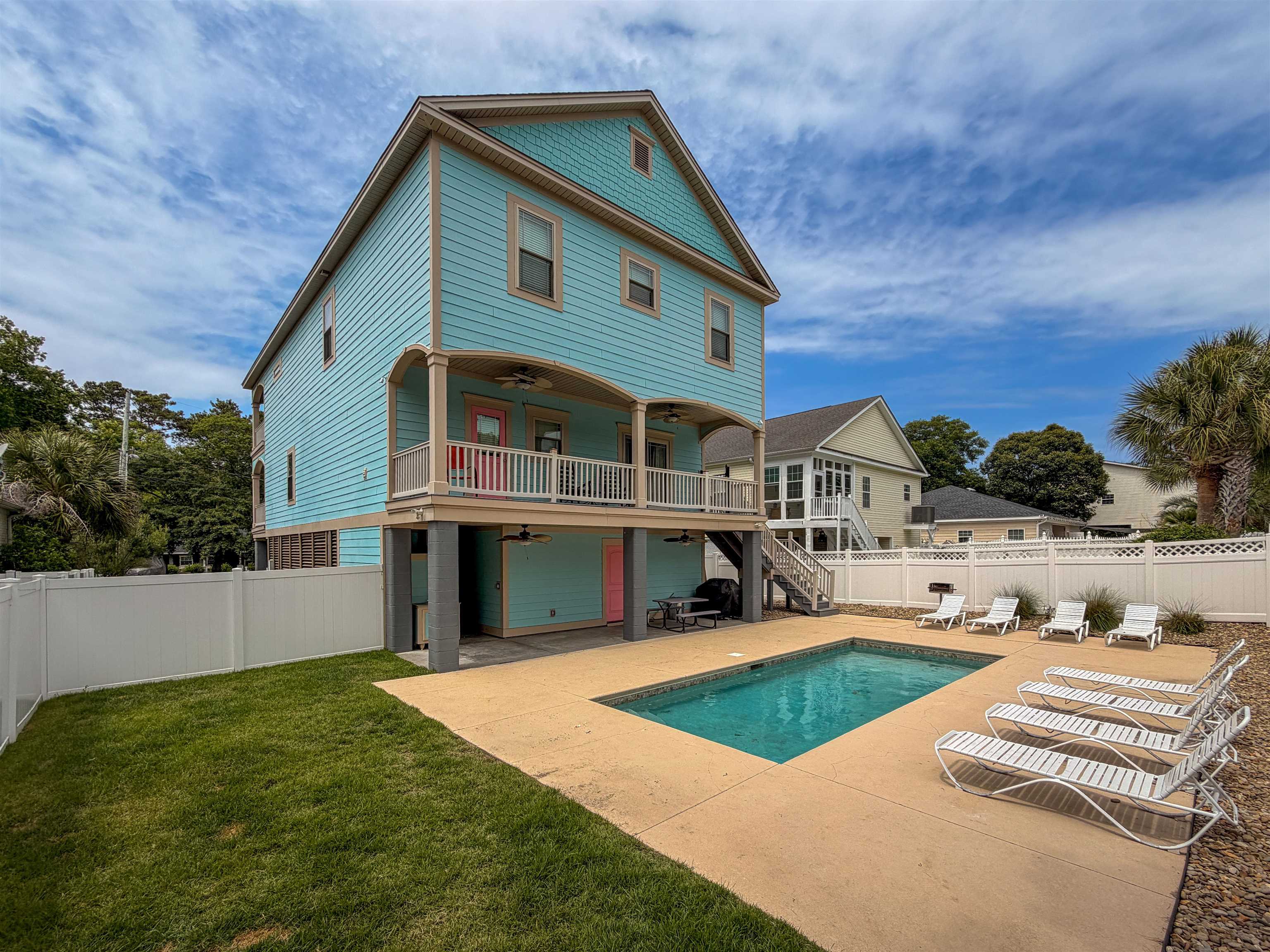 3307 Palm St.