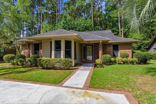 107 MAYBERRY LN, CONWAY, SC 29526 - Image d56d1aa3efbd63765f1f2835d53852d2/4244444859