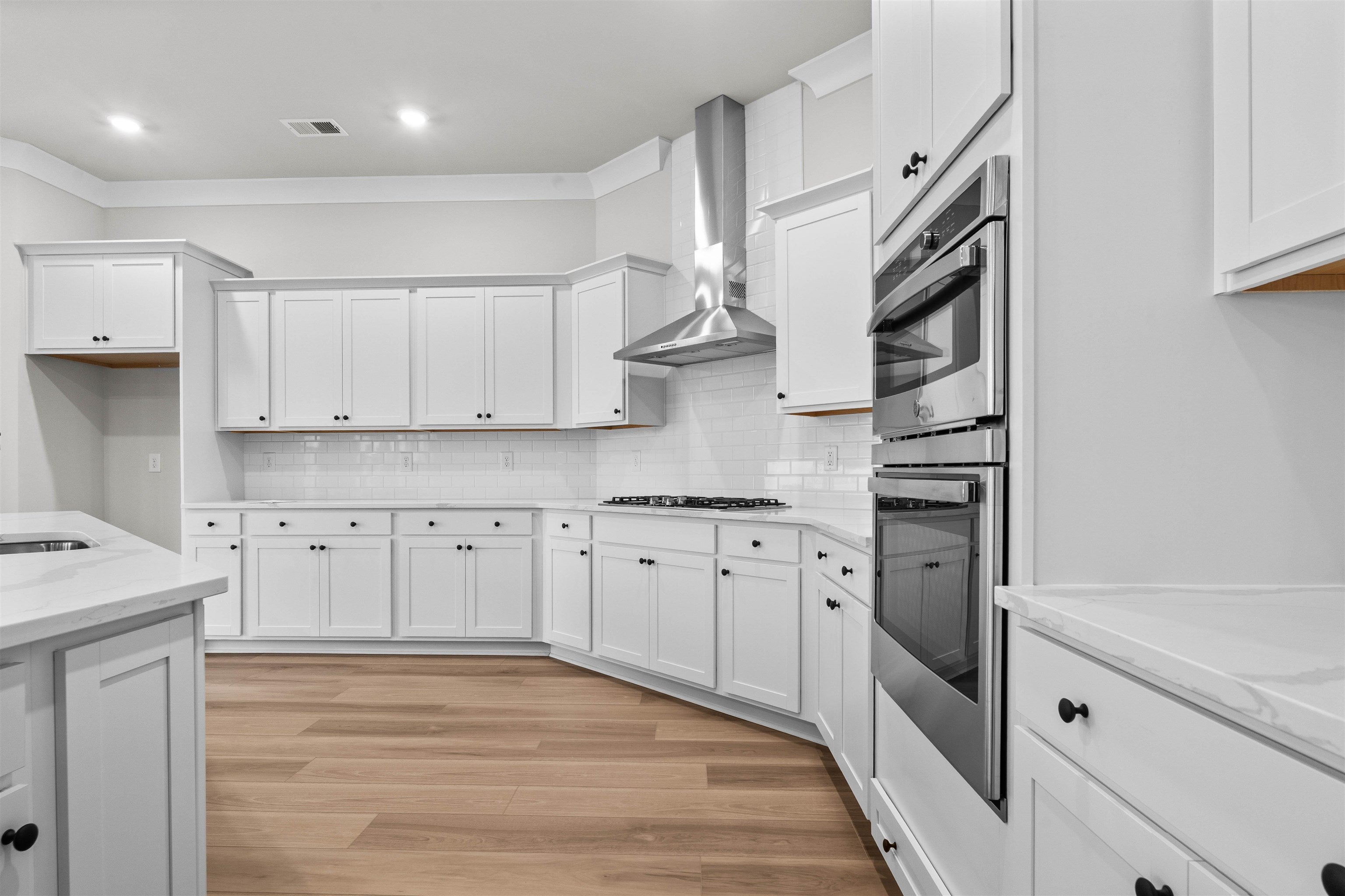 318 Colonnade Ave