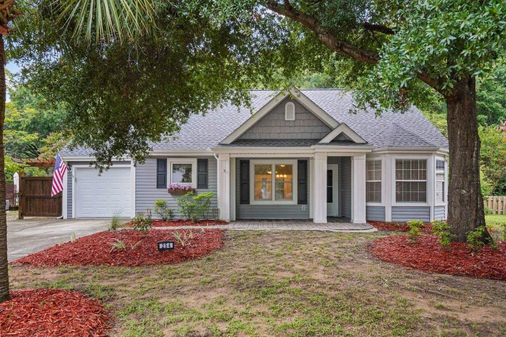 Photo of 254 Reef Run Rd, Pawleys Island, SC 29585 (MLS # 2621531)