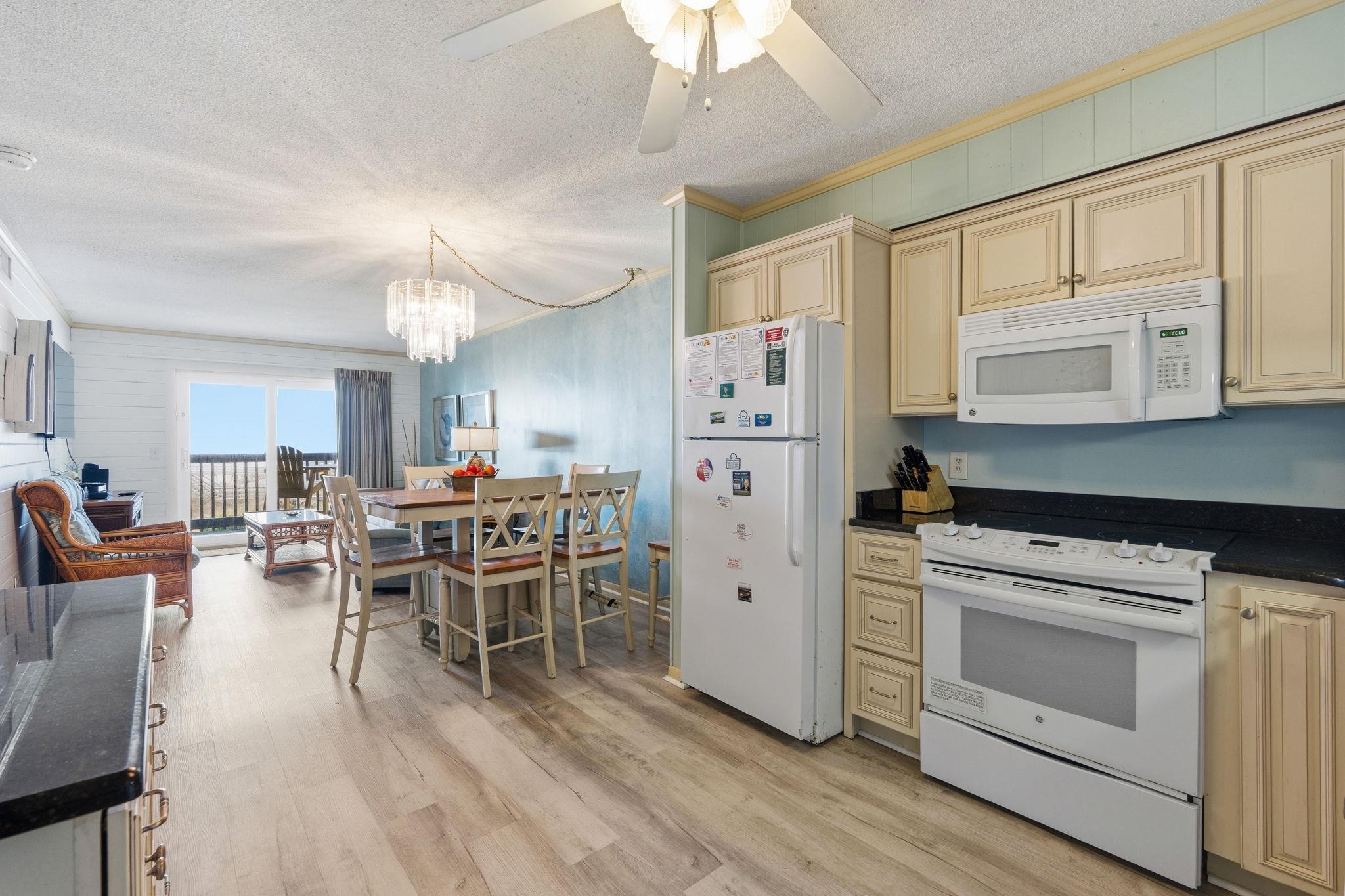 6000 N Ocean Blvd. 208