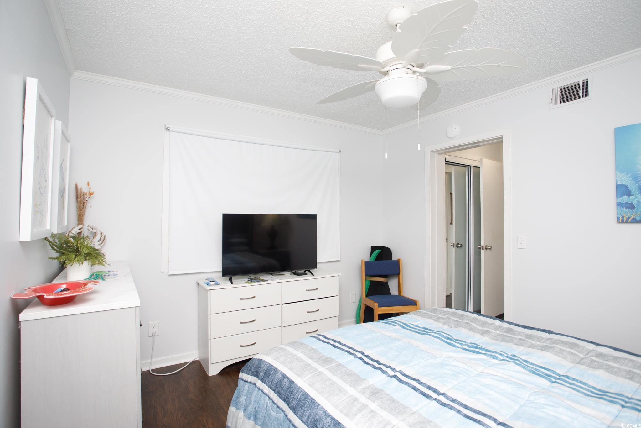 305 N Hillside Dr. 204