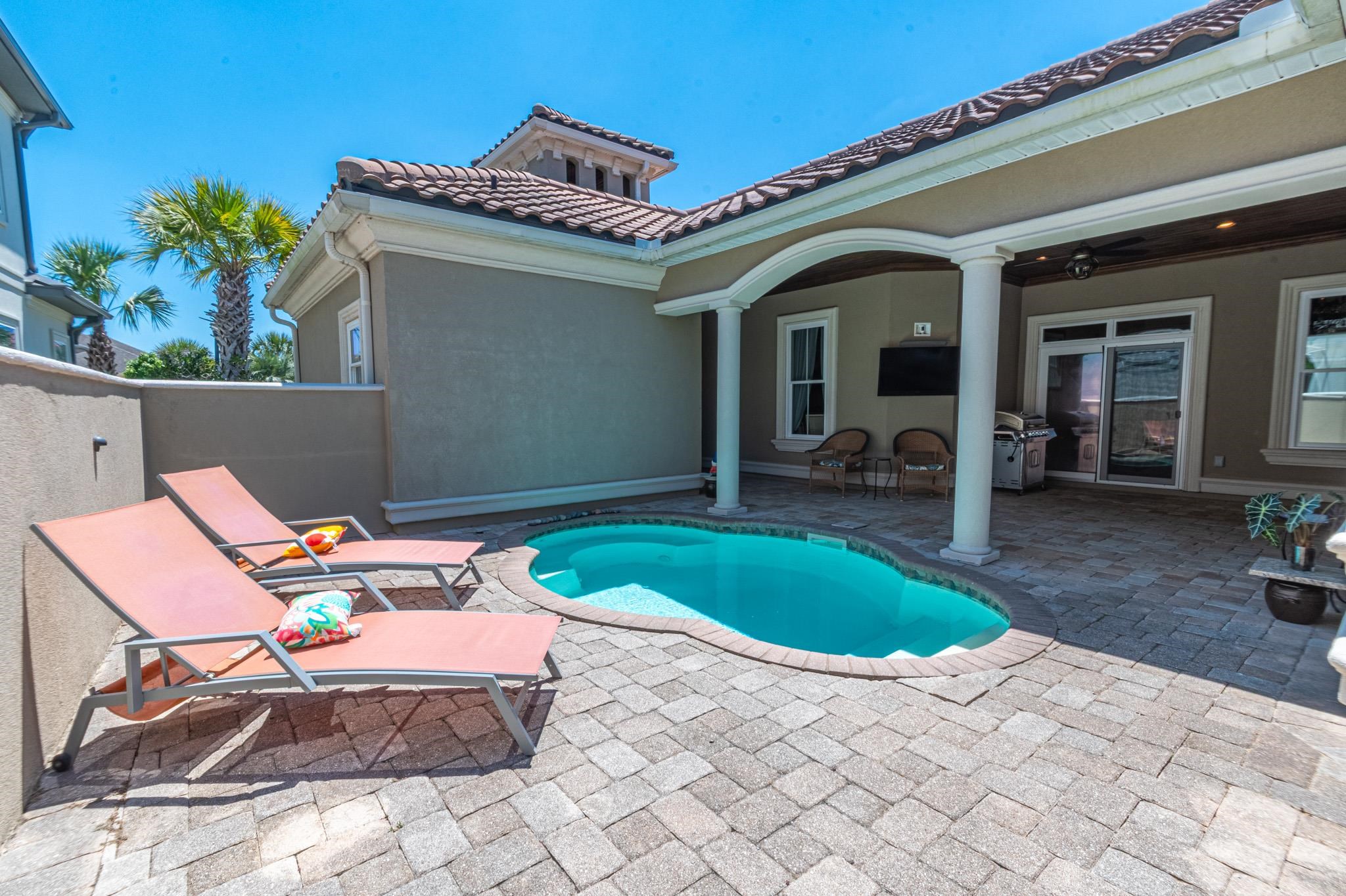 1011 Bluffview Dr.