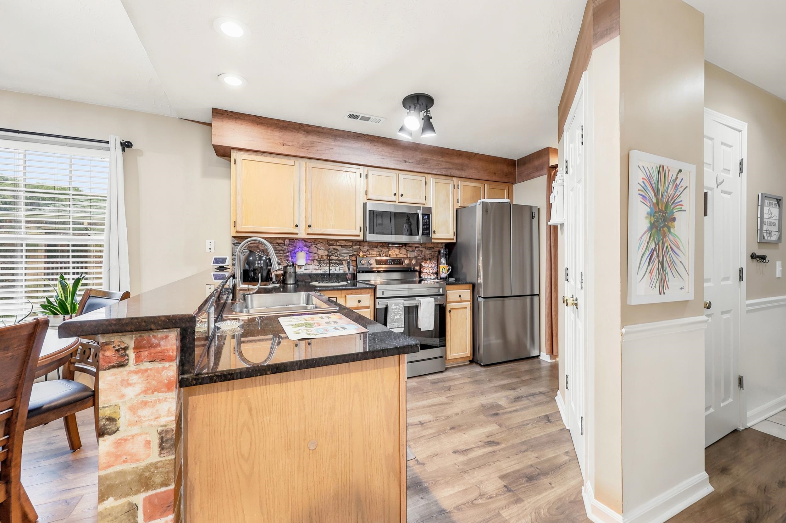 541 White River Dr. 16-I