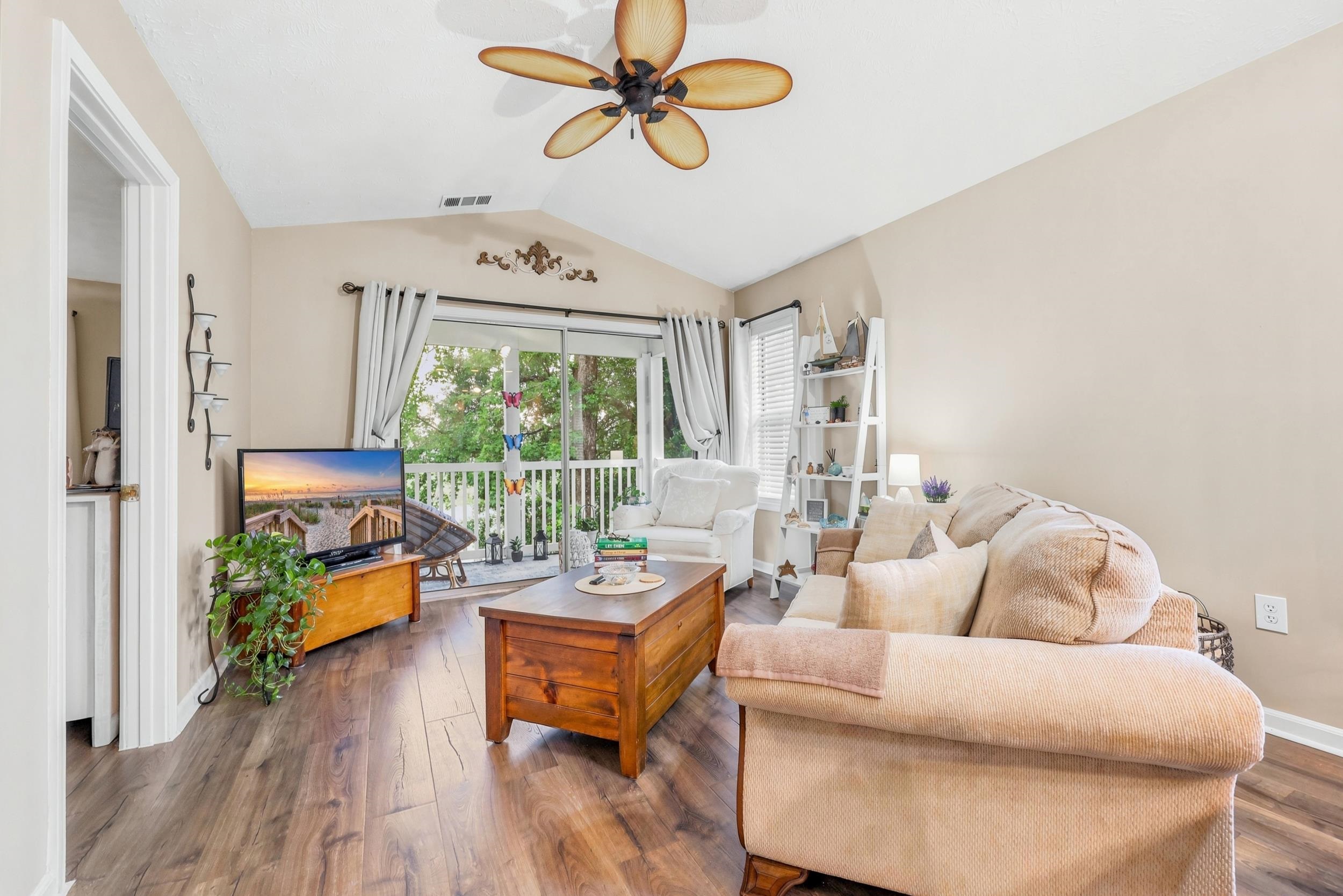 541 White River Dr. 16-I