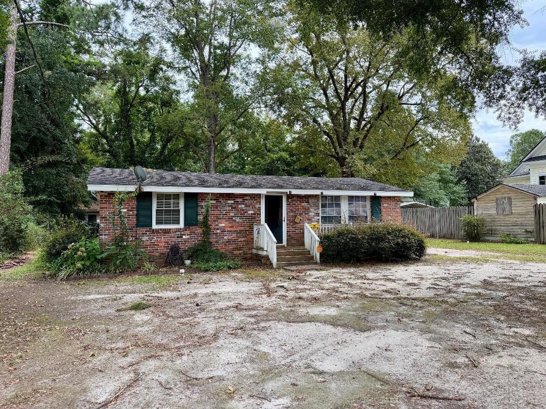 806 Windsor Way