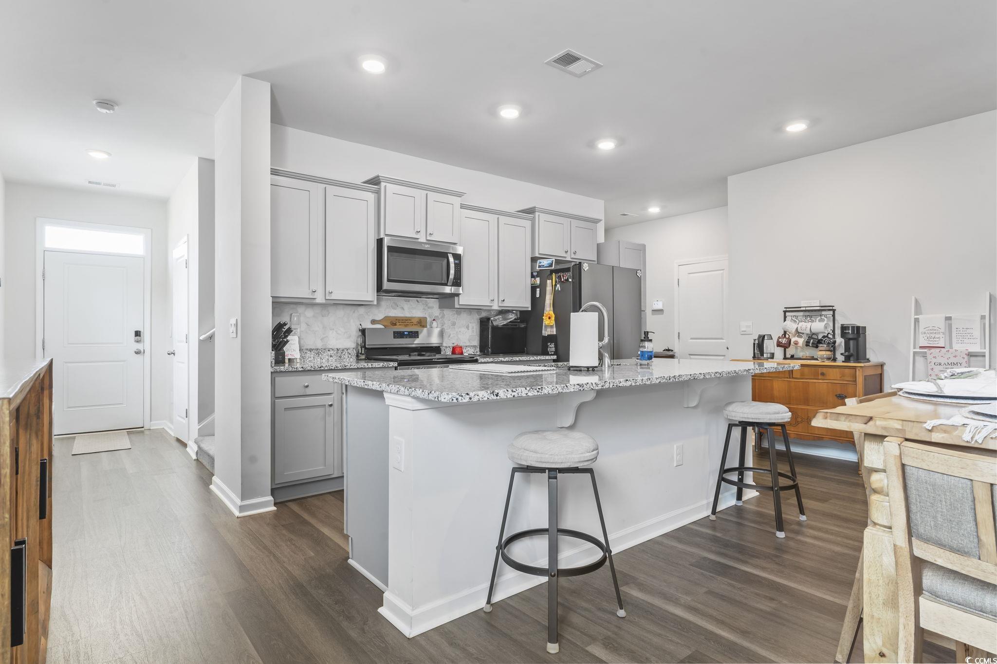 480 Royal Arch Dr.