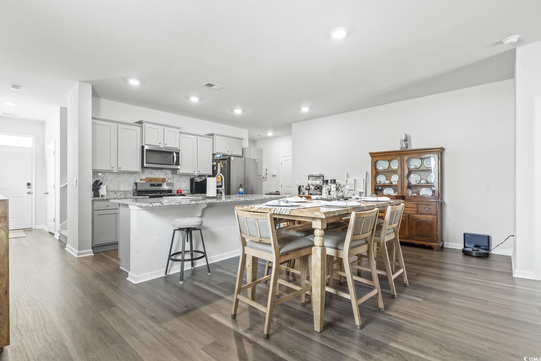 480 Royal Arch Dr.