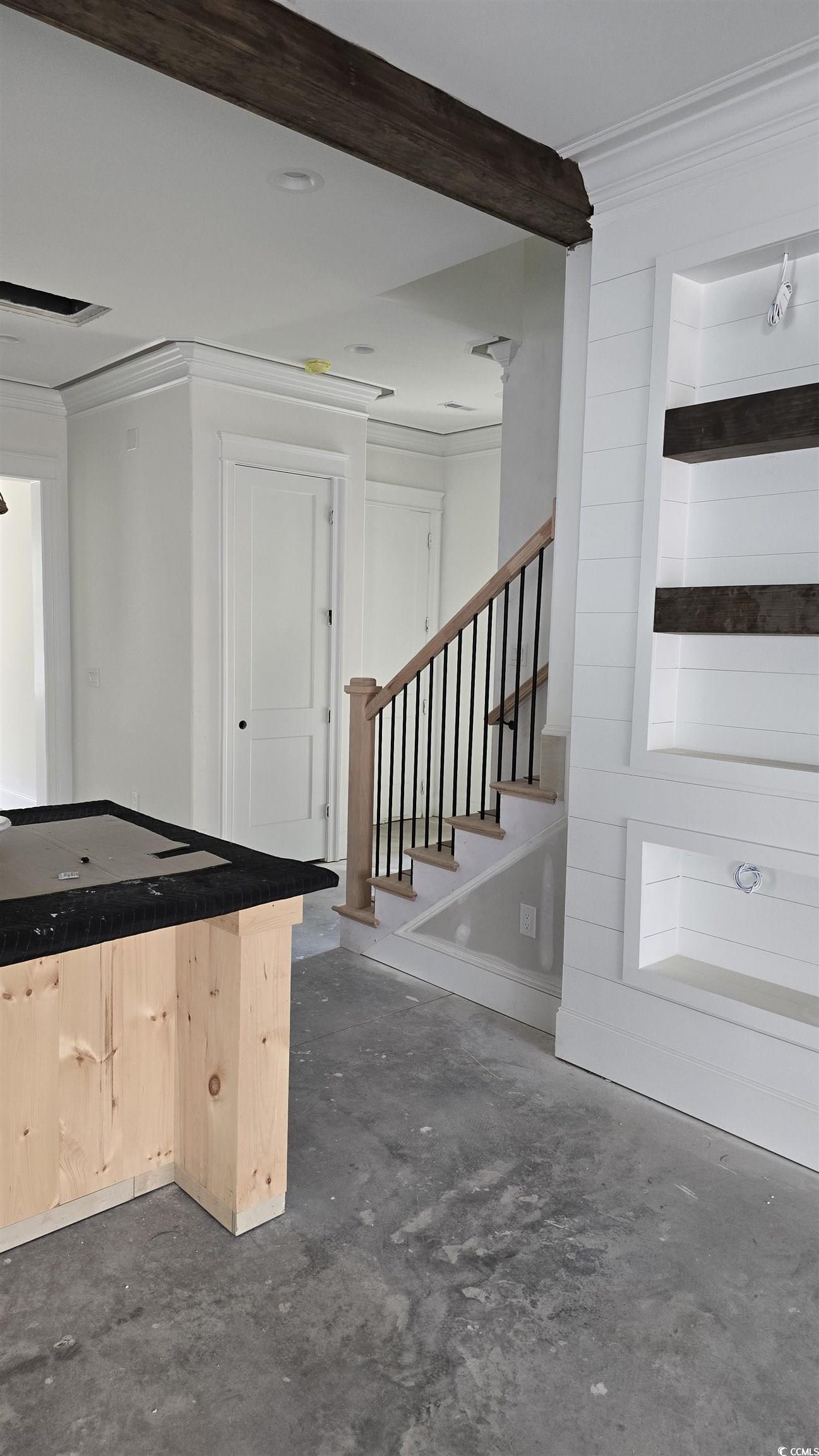 1012 S Hollywood Dr.