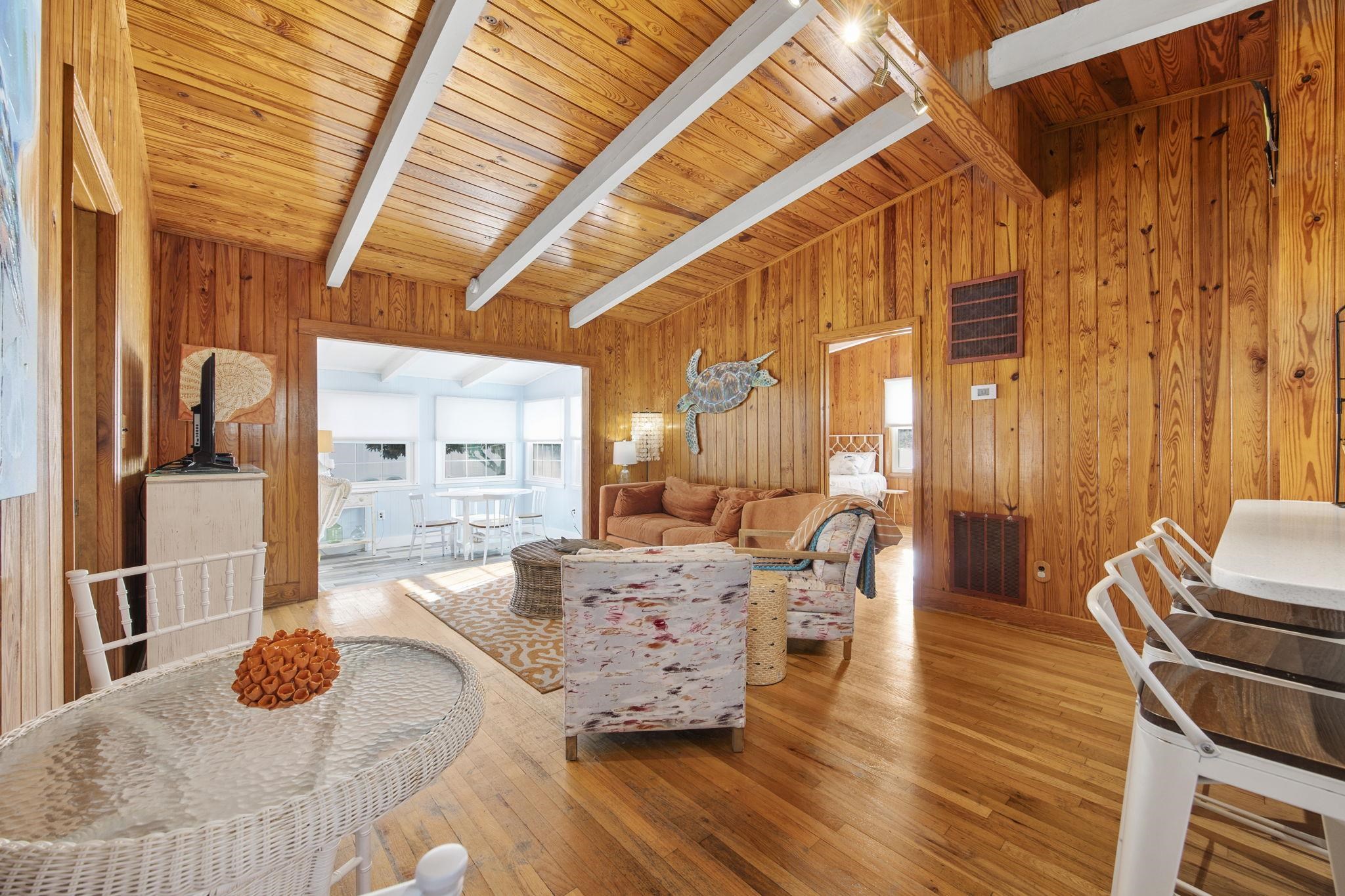 2306 Holly Dr.