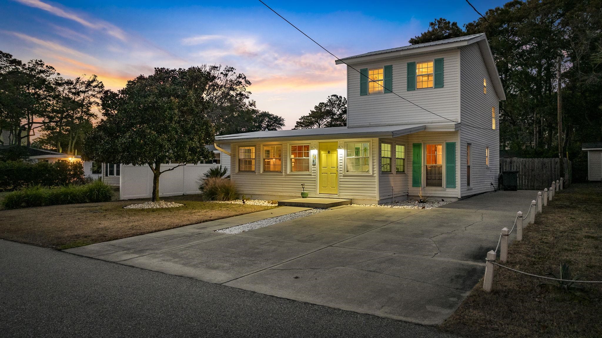 2306 Holly Dr.