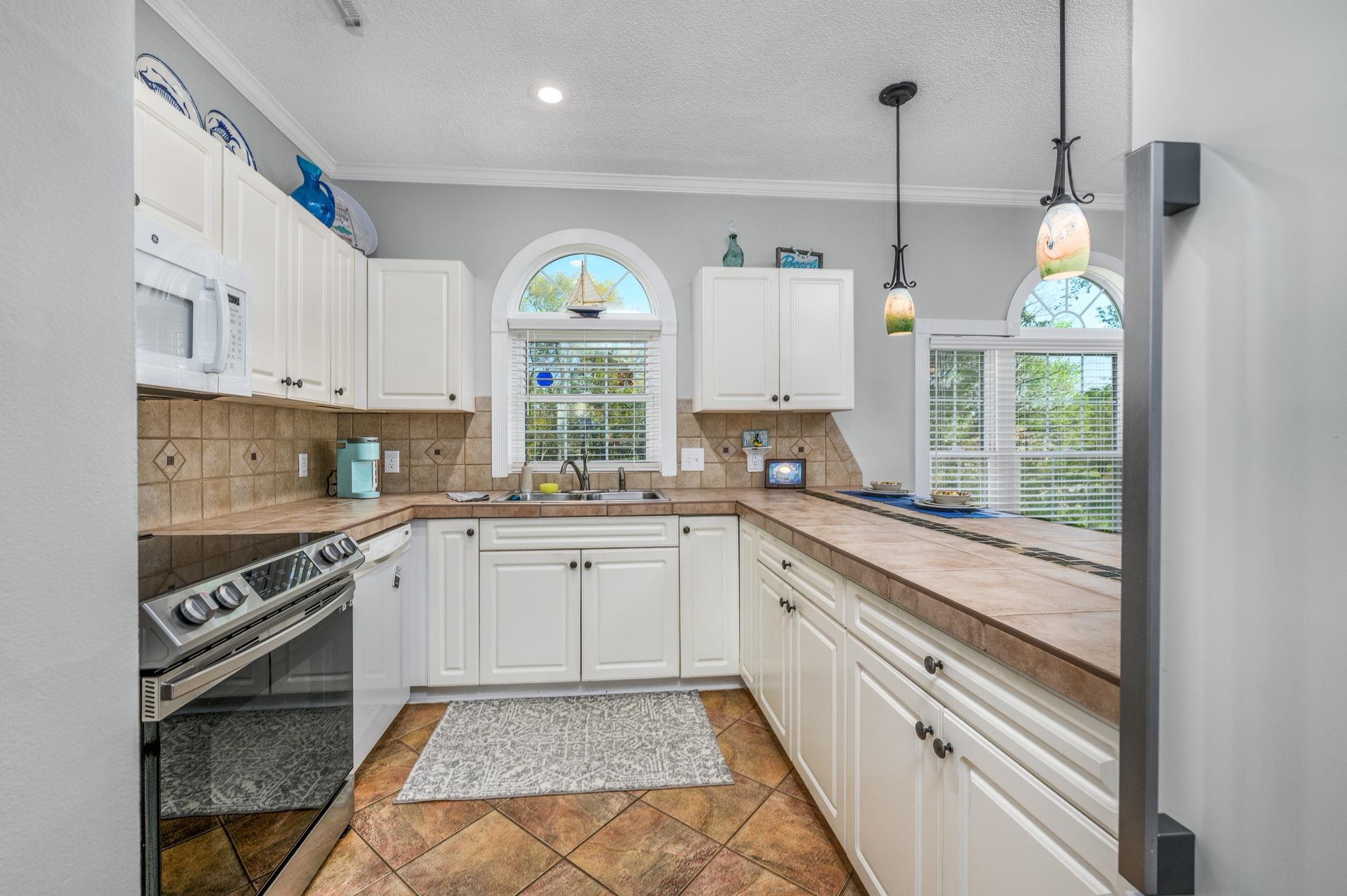 687 Riverwalk Dr. 201