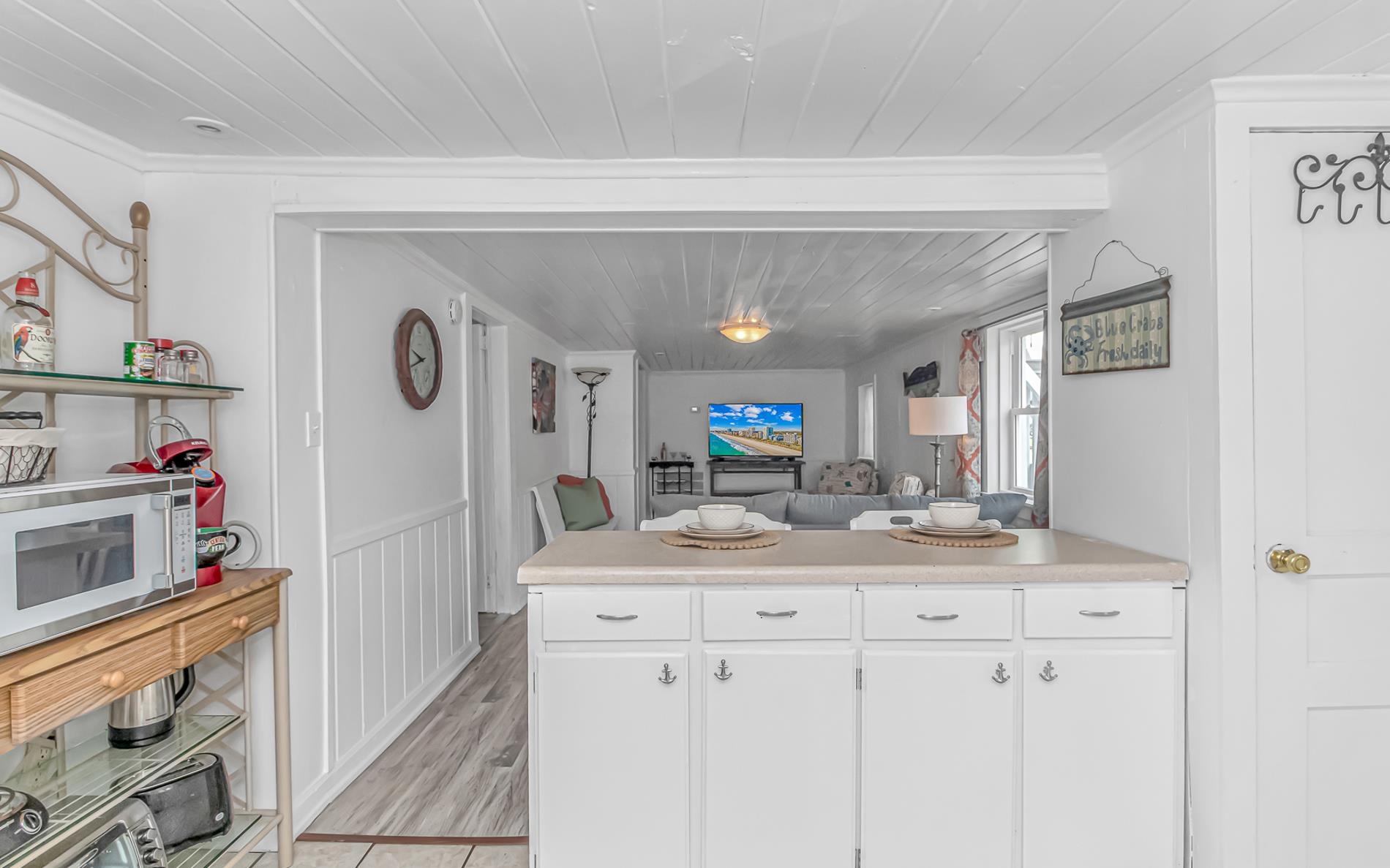 1525 Havens Dr.