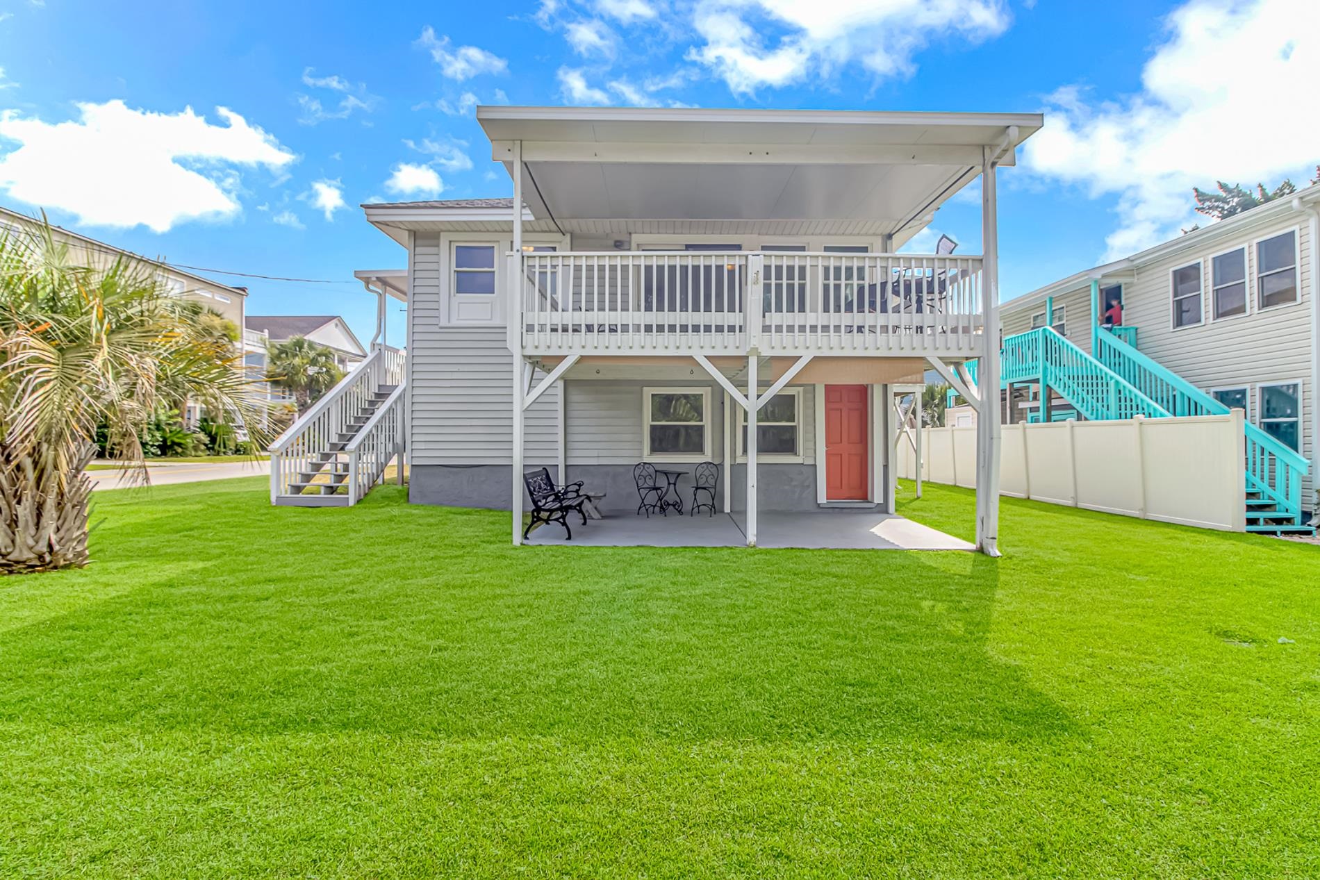 1525 Havens Dr.
