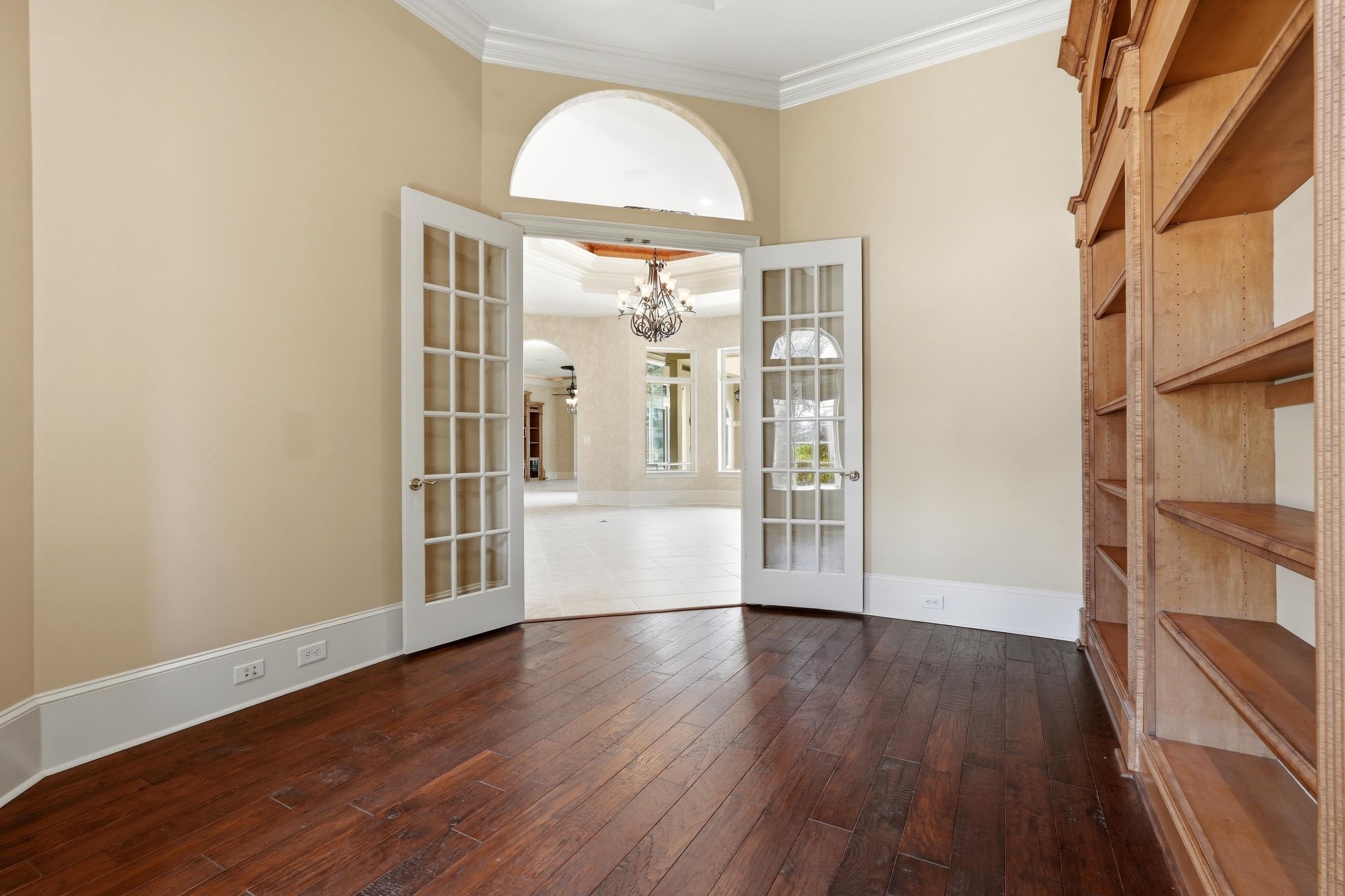 1527 Serena Dr.
