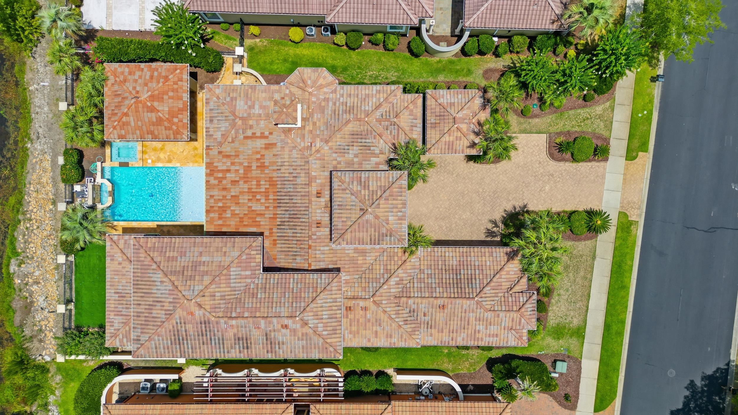 1527 Serena Dr.