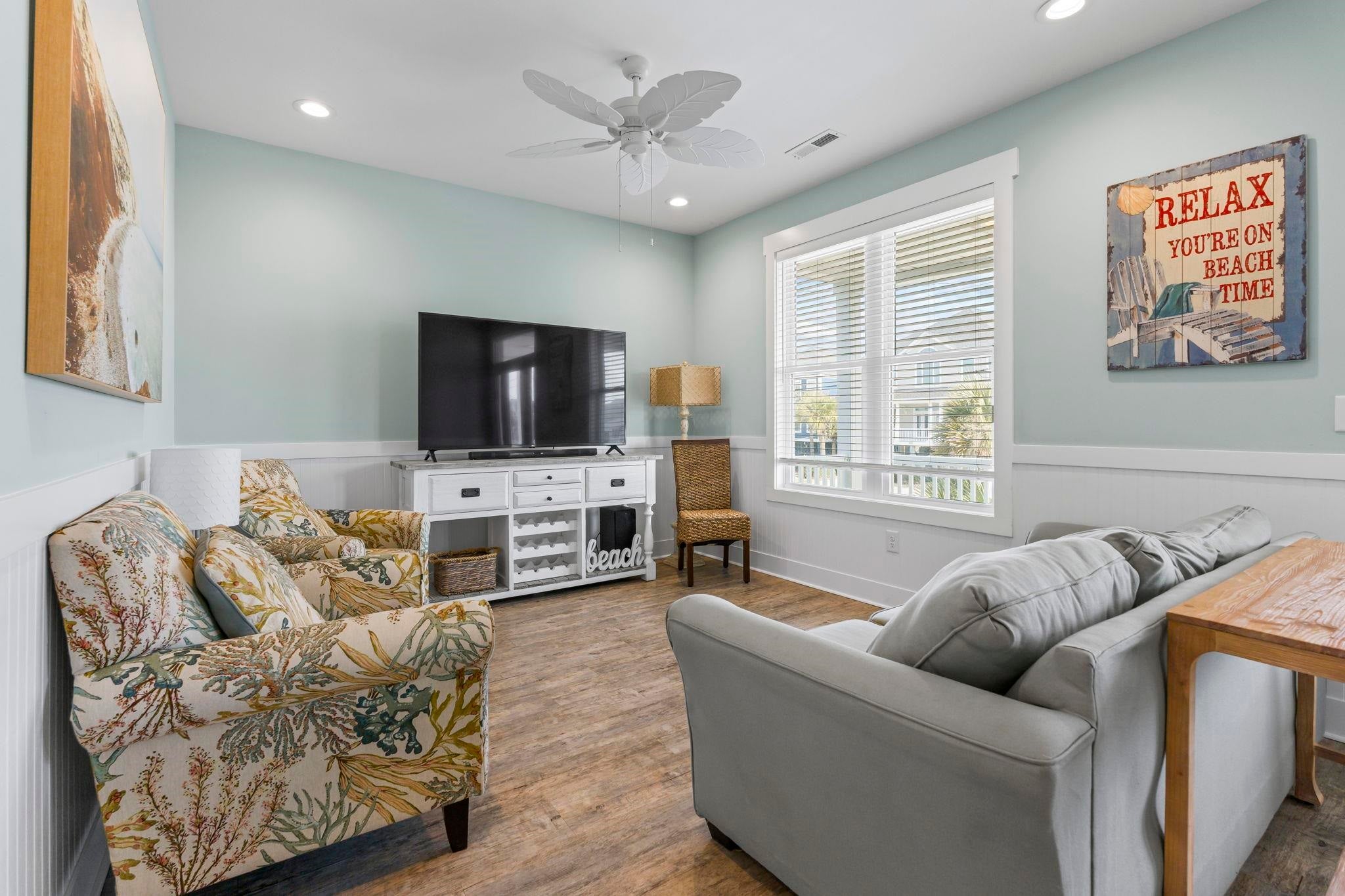 878 S Waccamaw Dr.