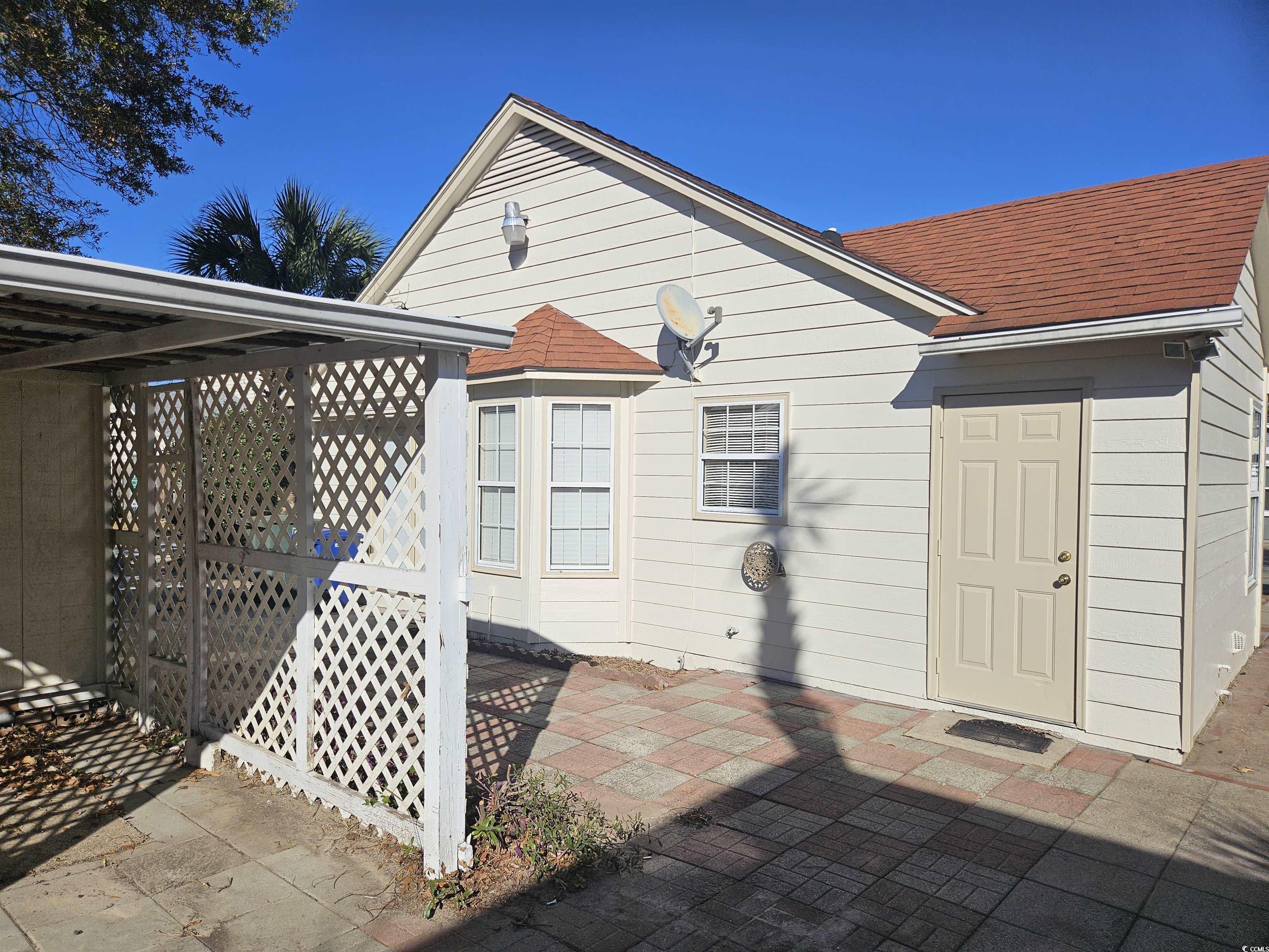 927 Edge Dr.