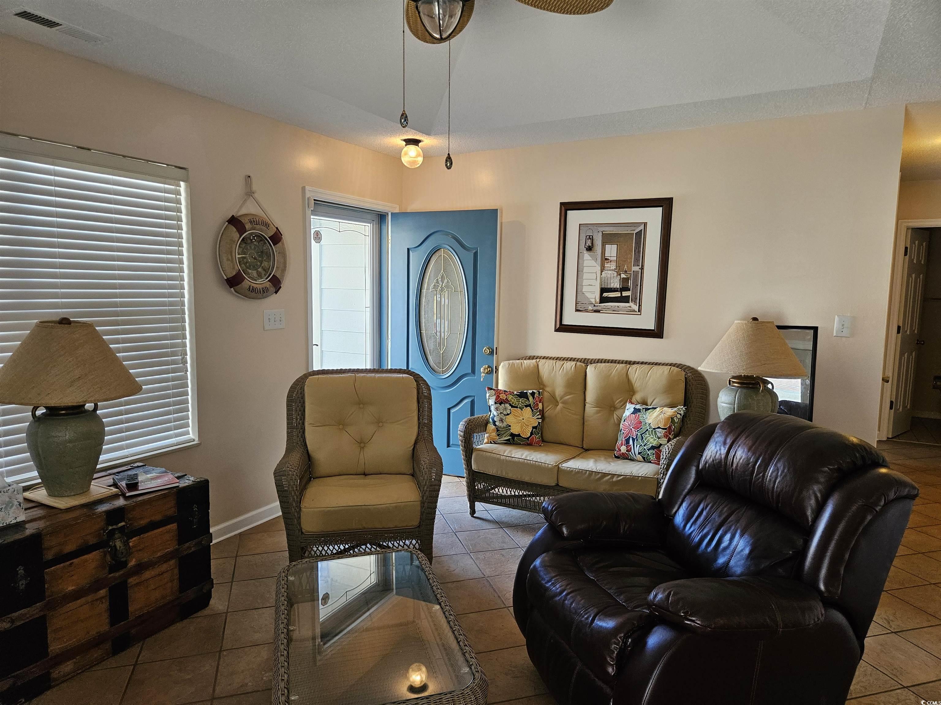 927 Edge Dr.