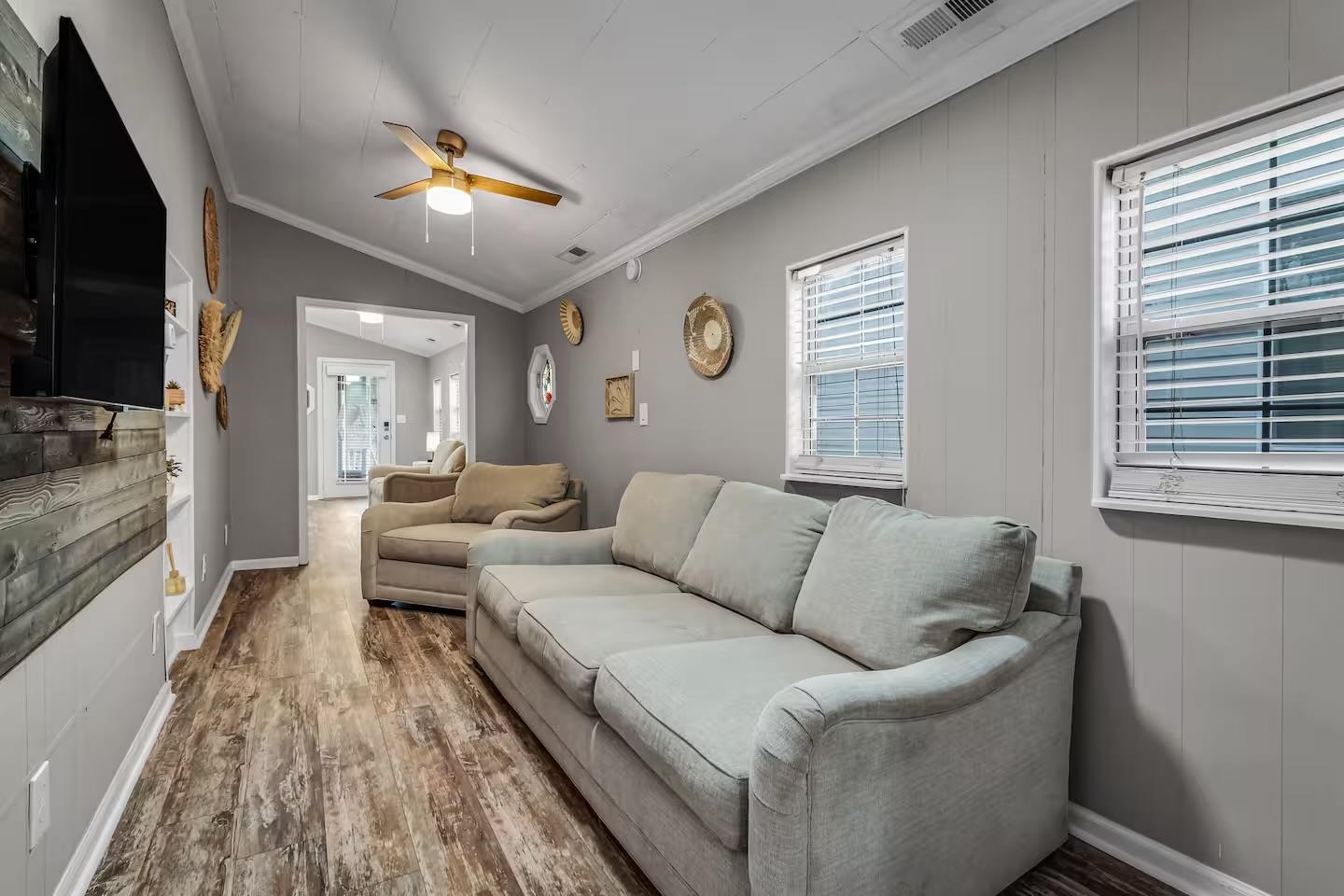 5400 Little River Neck Rd.