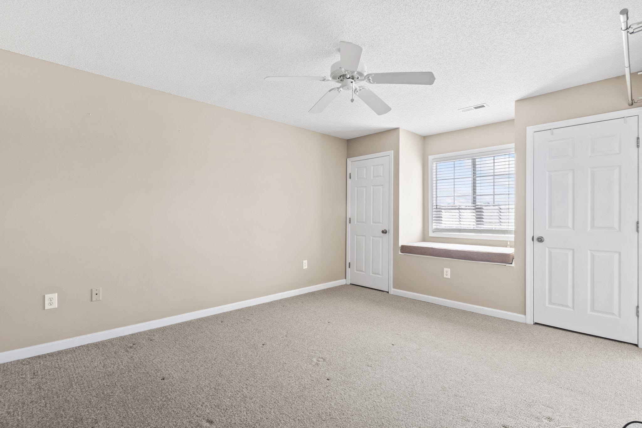 4622 Greenbriar Dr. G-13