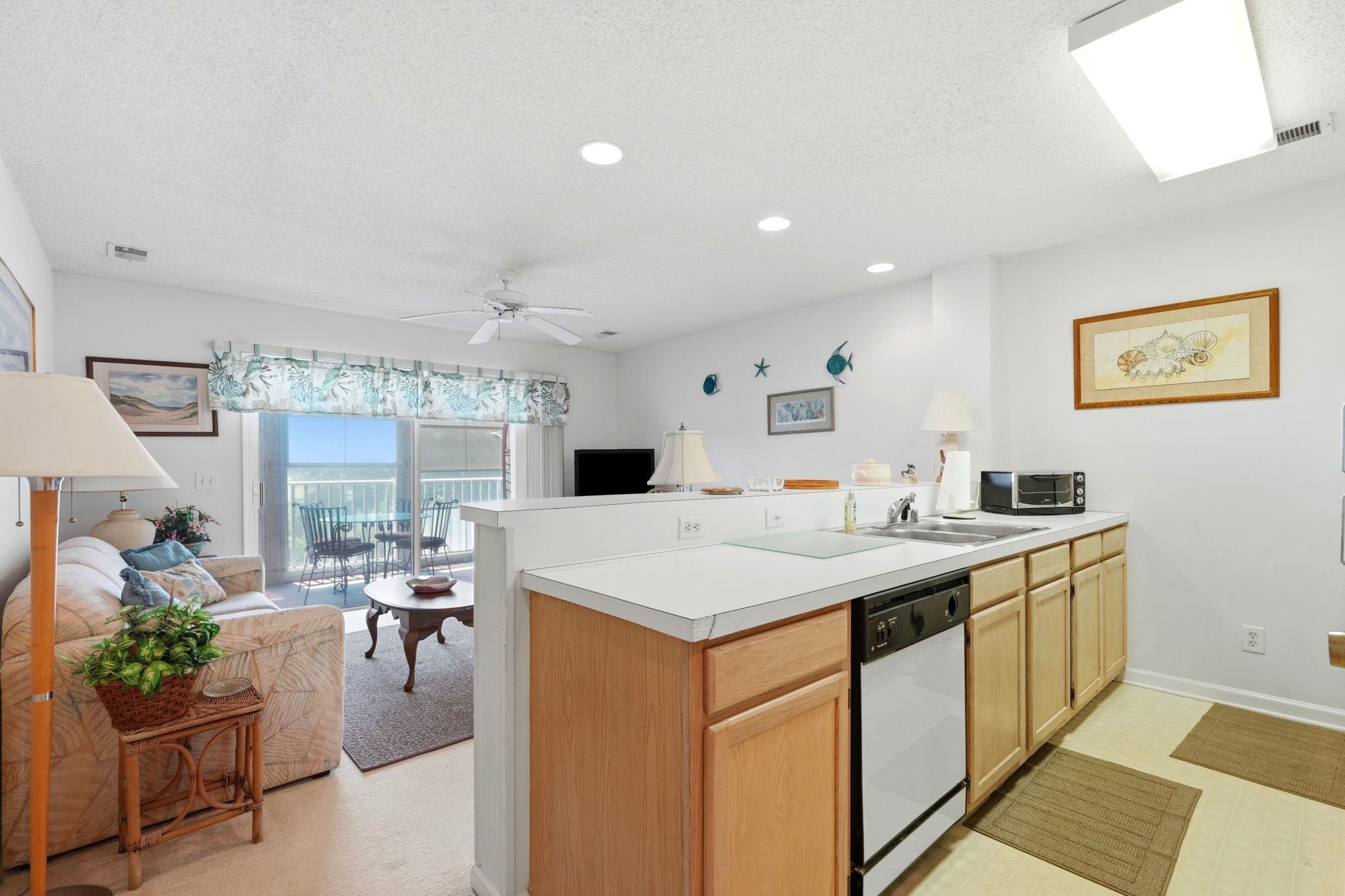1900 Duffy St. E5