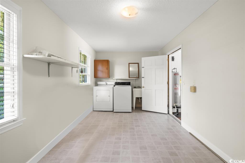 7600 Glenwood Dr.