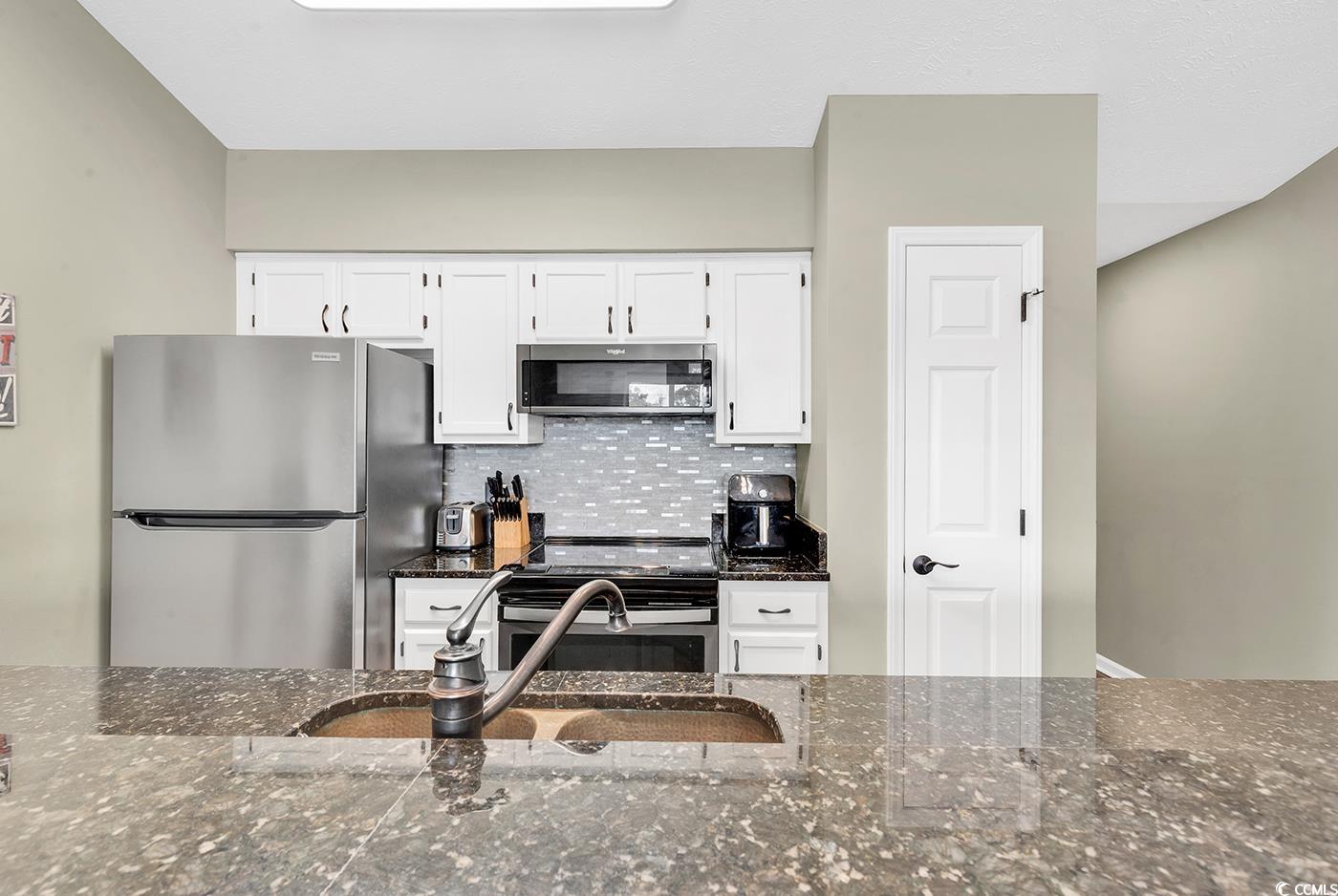 549 White River Dr. 14-H