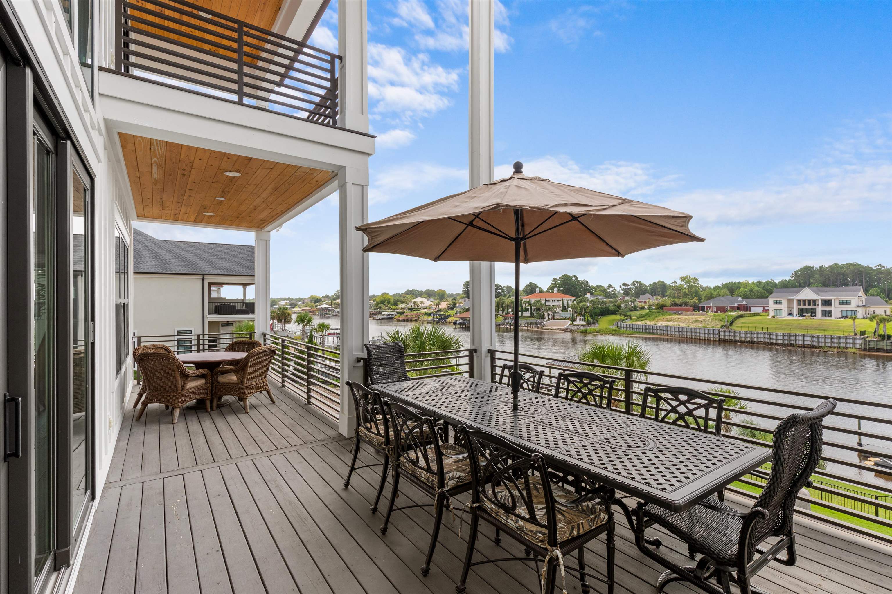842 Waterton Ave.