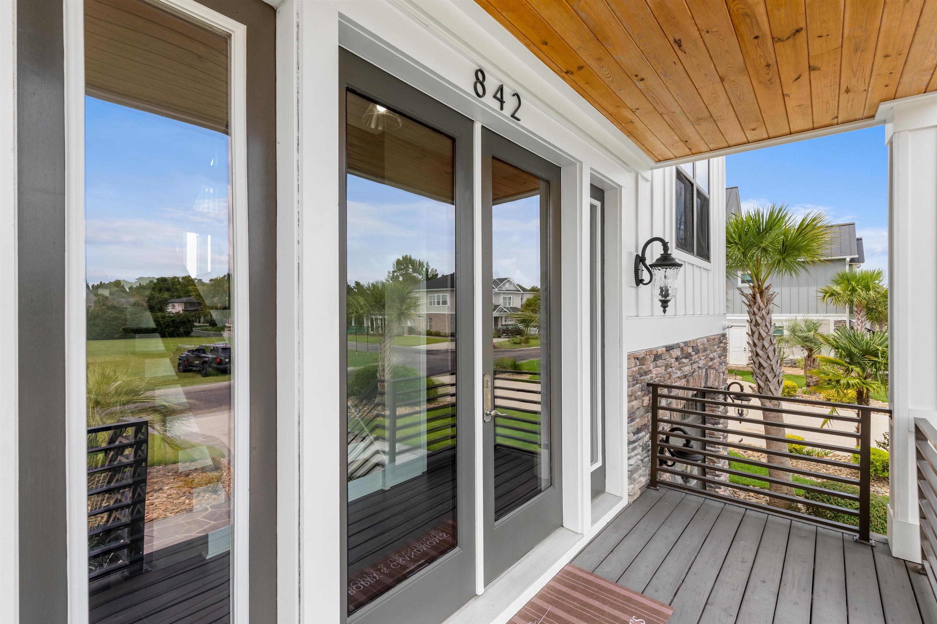 842 Waterton Ave.