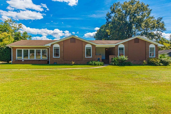 302 CLEVELAND ST, MULLINS, SC 29574 - Image e61ccadbb1bfc35d8a192935efbea07a/4180317157
