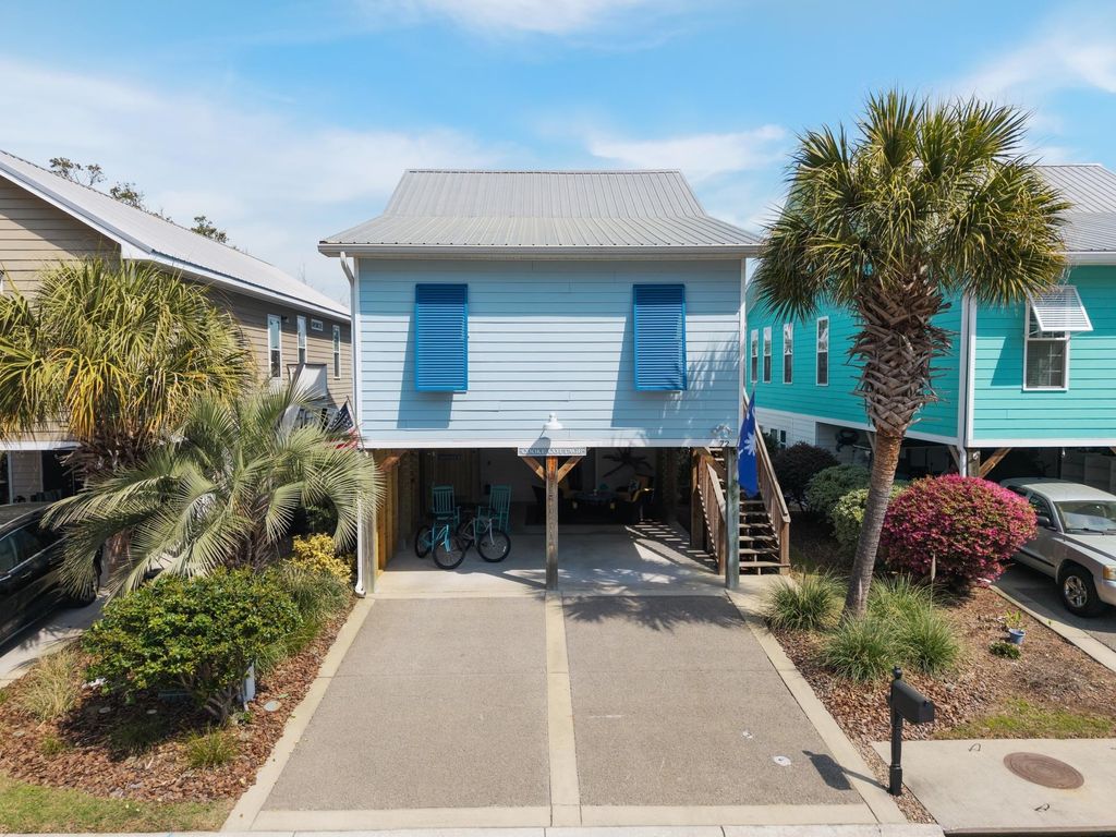 Photo of 72 Weatherboard Ct, Pawleys Island, SC 29585 (MLS # 2606476)