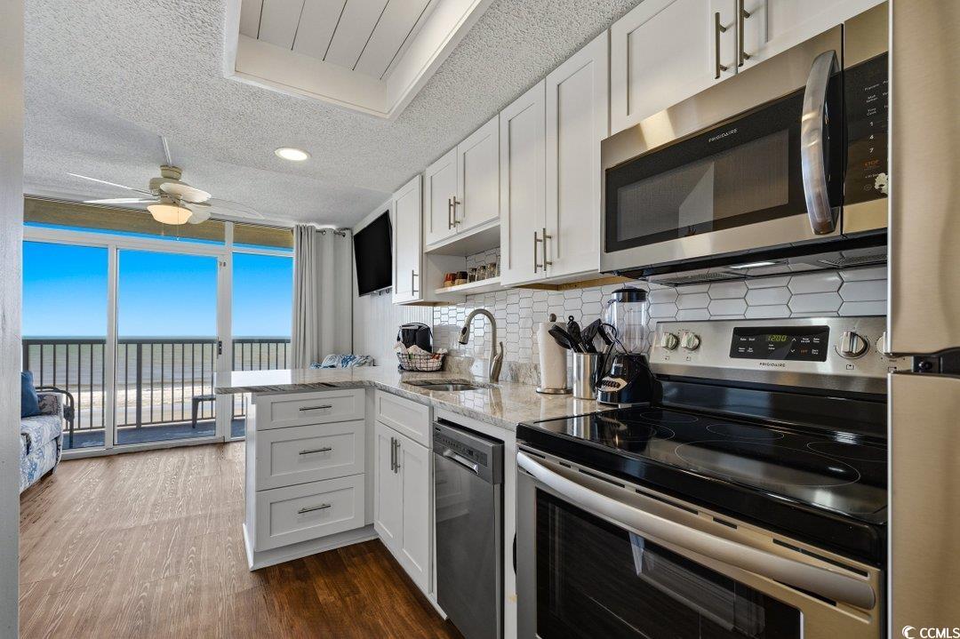 161 Seawatch Dr. 611