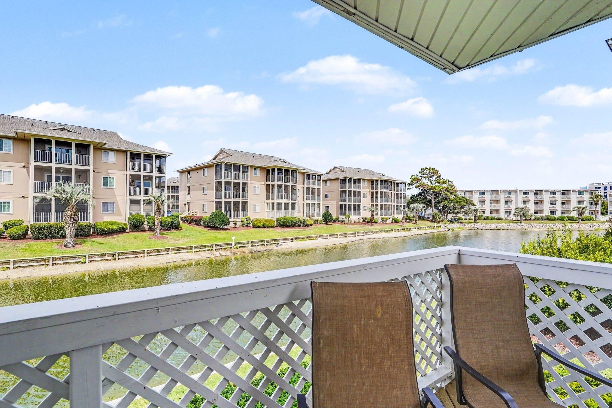 300 Shorehaven Dr. I-2