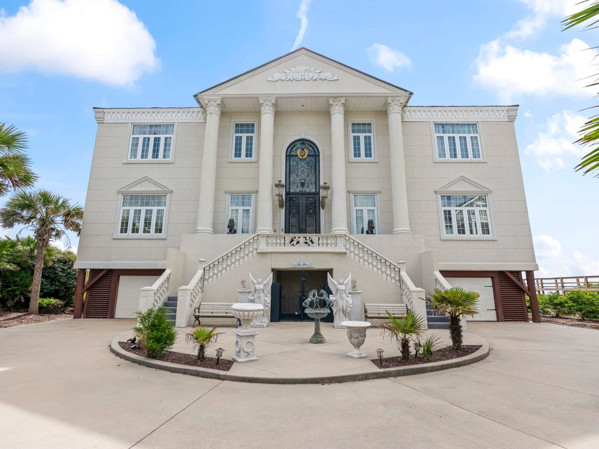 123 Pioneer Loop