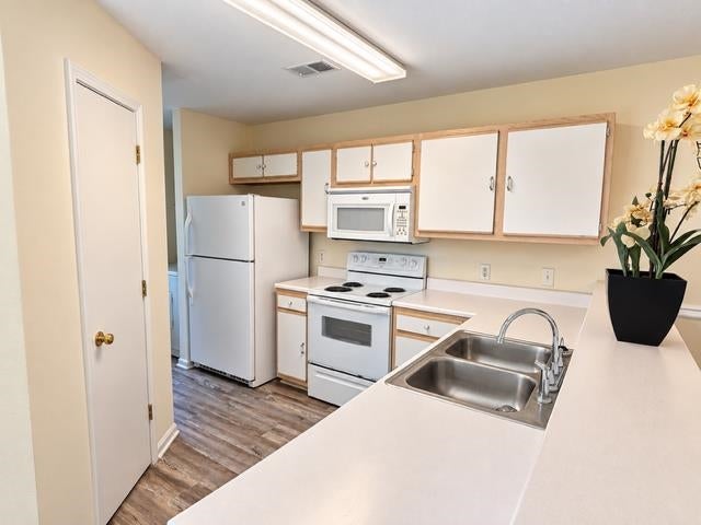 1254 River Oaks Dr. 15A