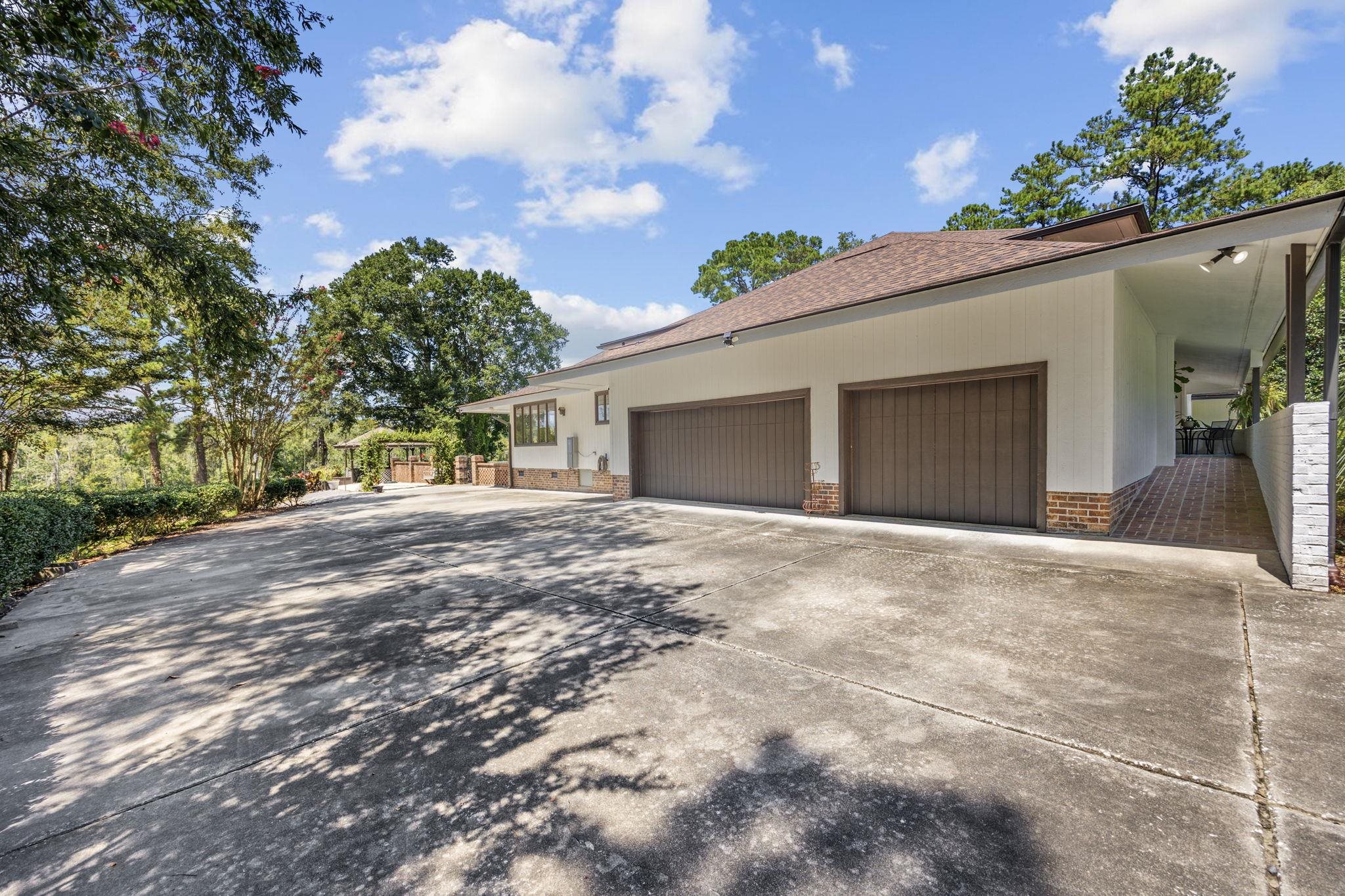 Georgetown, South Carolina, 29440, United States, 7 Bedrooms Bedrooms, ,5 BathroomsBathrooms,Residential,Active,2022384