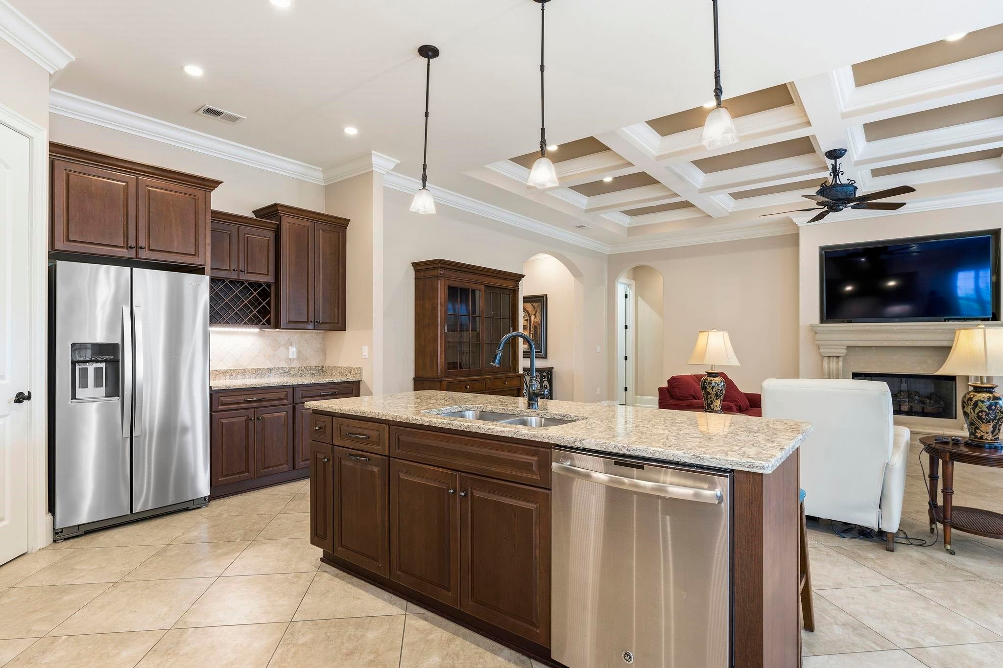 909 Bluffview Dr.