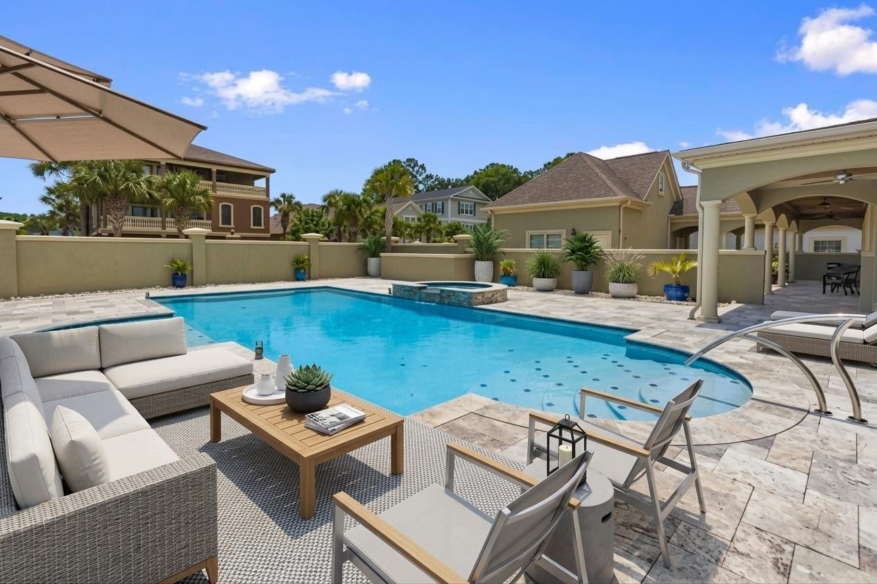 909 Bluffview Dr.