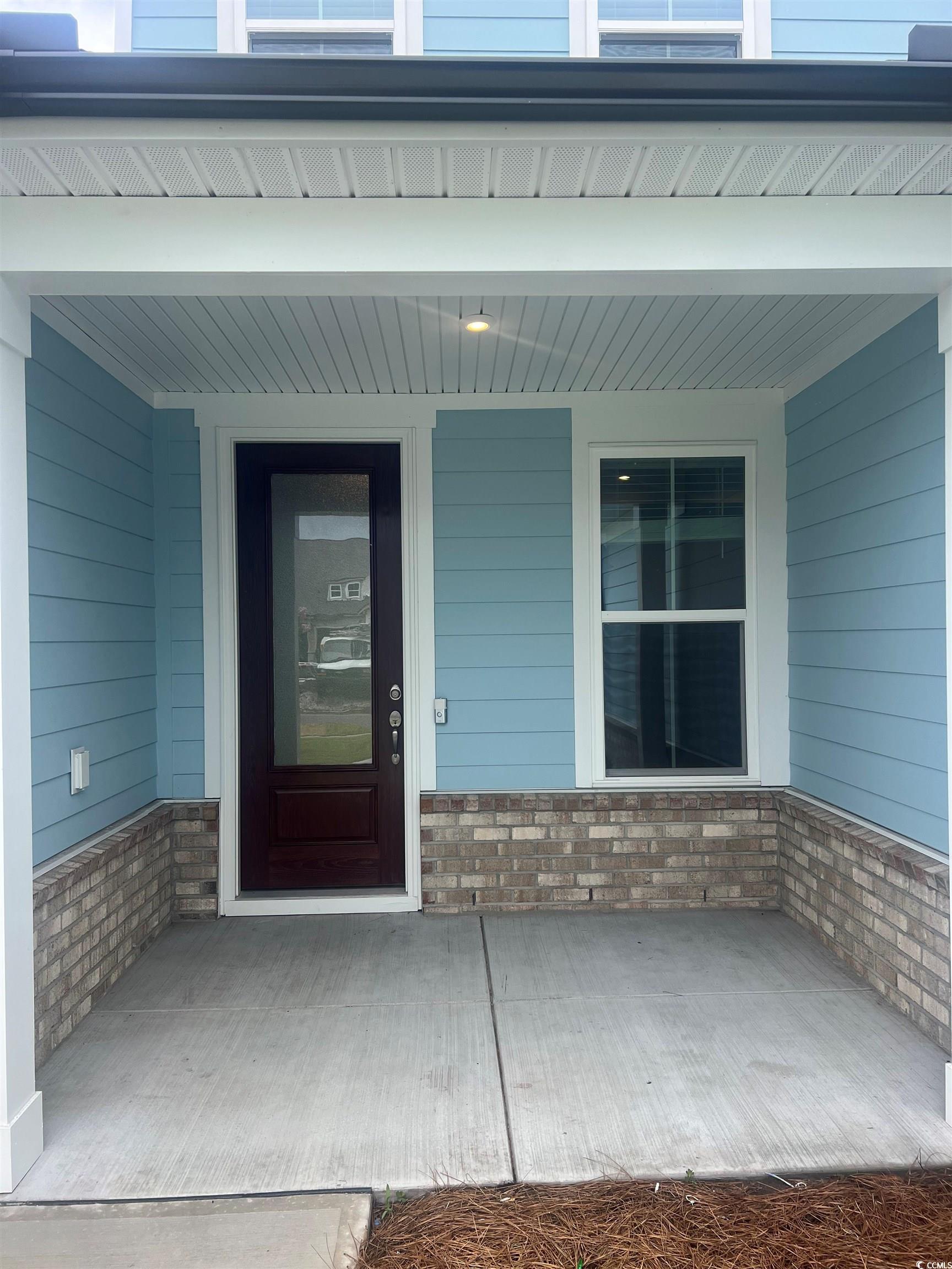 1425 Crested Iris Way