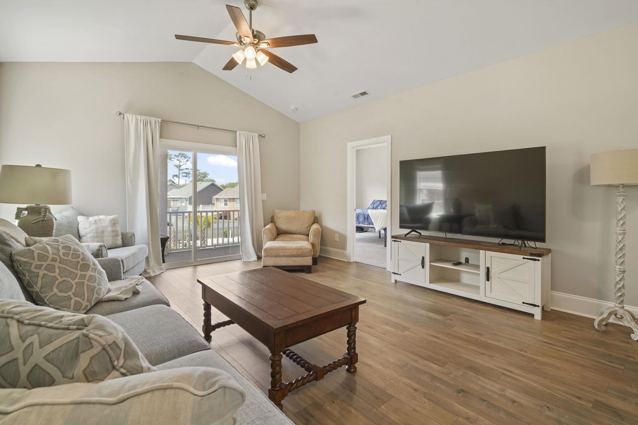 912 Hillside Dr.