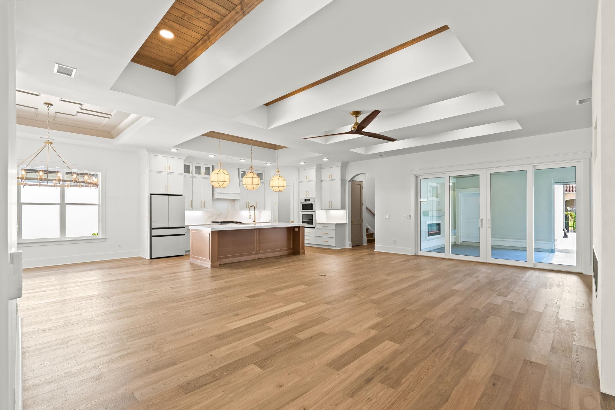 825 Bluffview Dr.